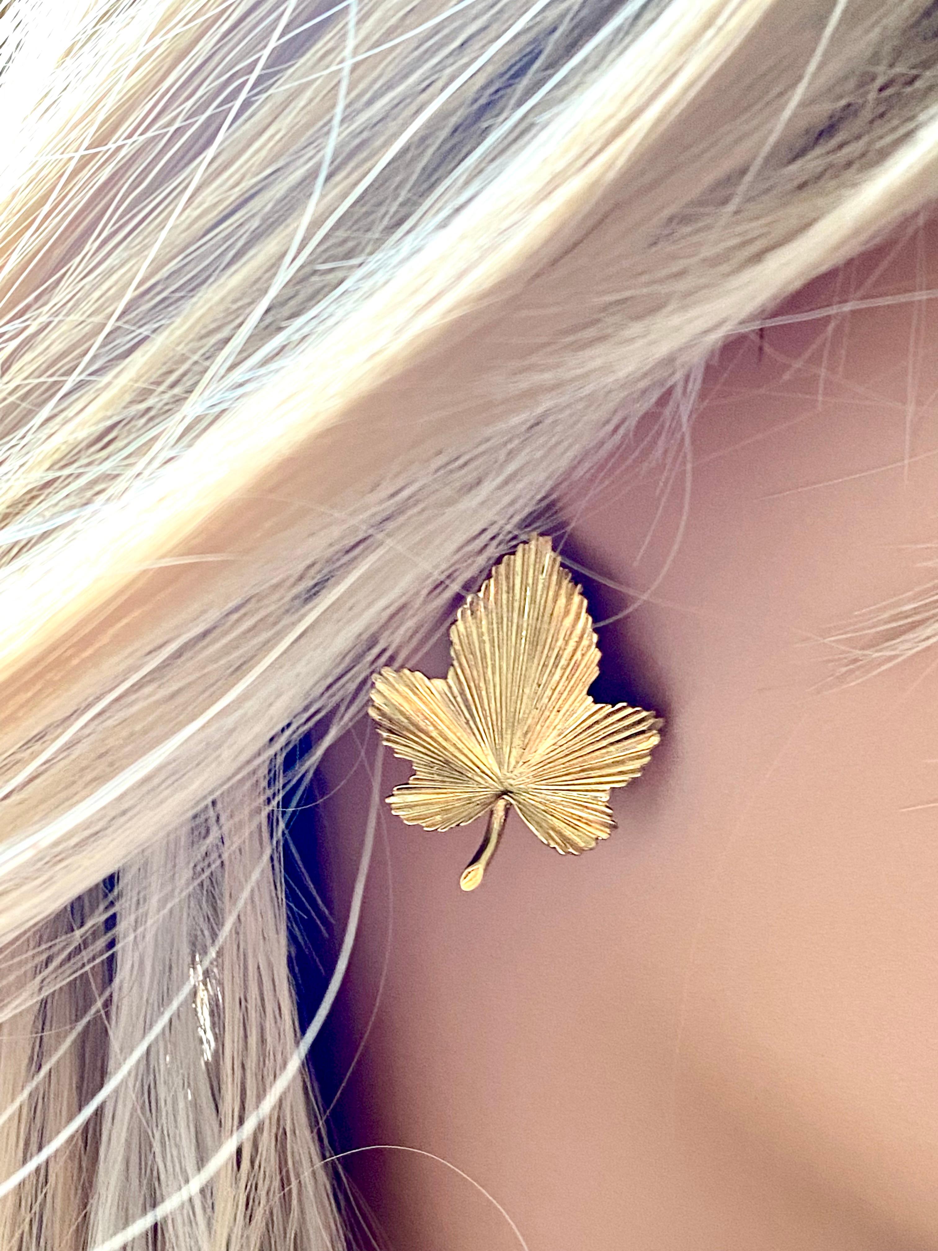 Contemporary Tiffany and Co Eighteen Karat Gold Vintage 3D Ridged Texture Leaf Design Earring