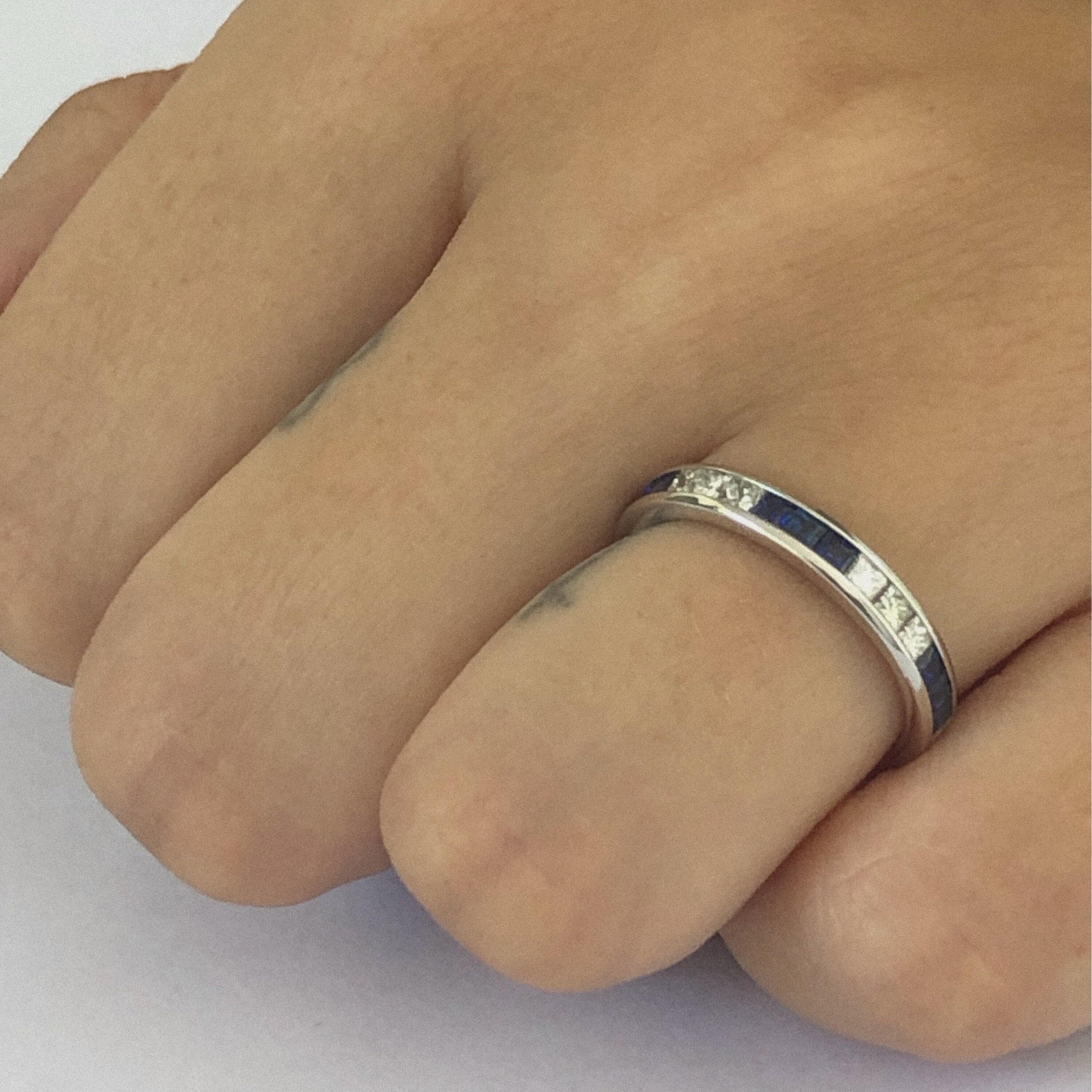 Contemporary Eighteen Karat Partial Gold Ring with Three Diamond Alternating Three Sapphire 