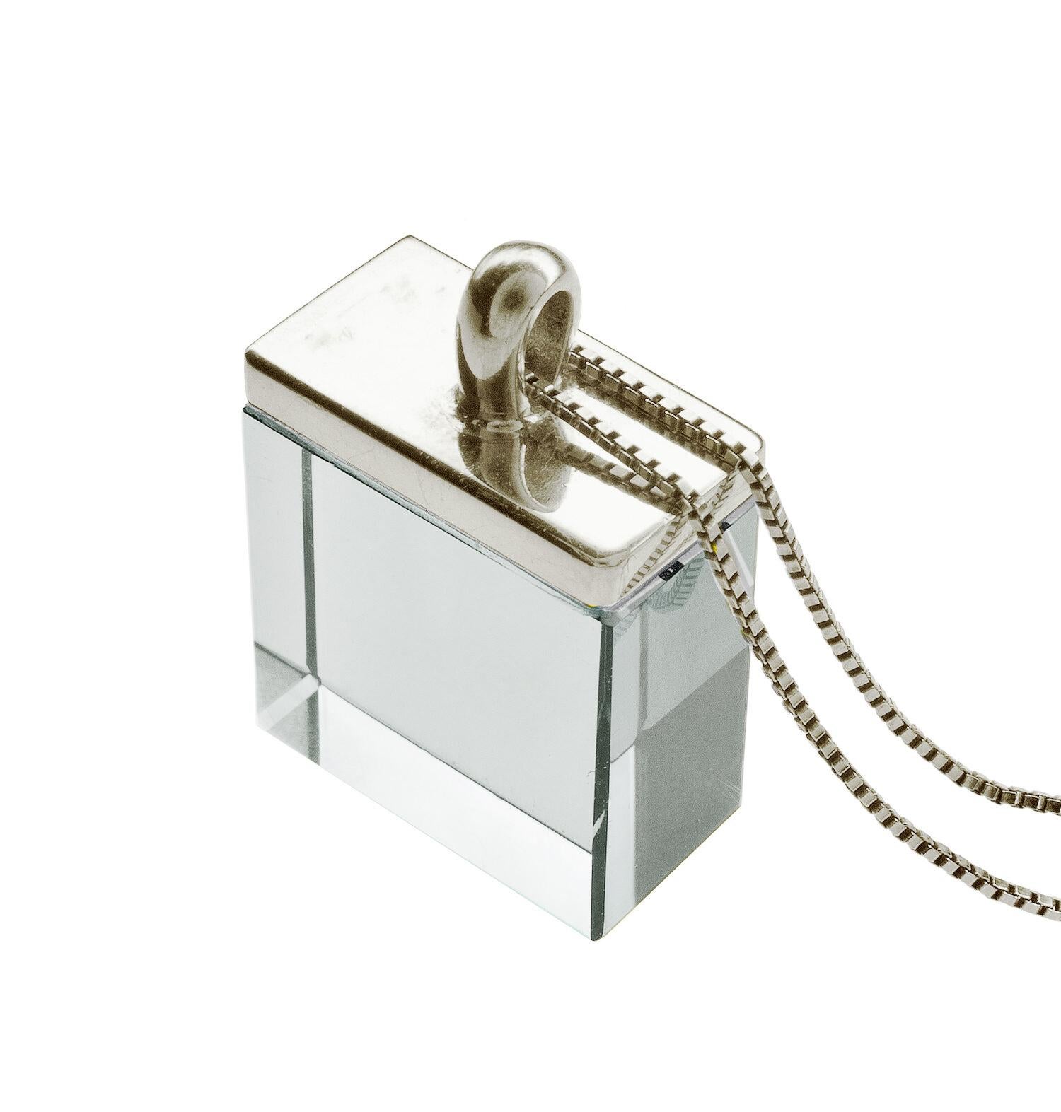 Eighteen Karat Rose Gold Art Deco Style Pendant Necklace with Quartz For Sale 4