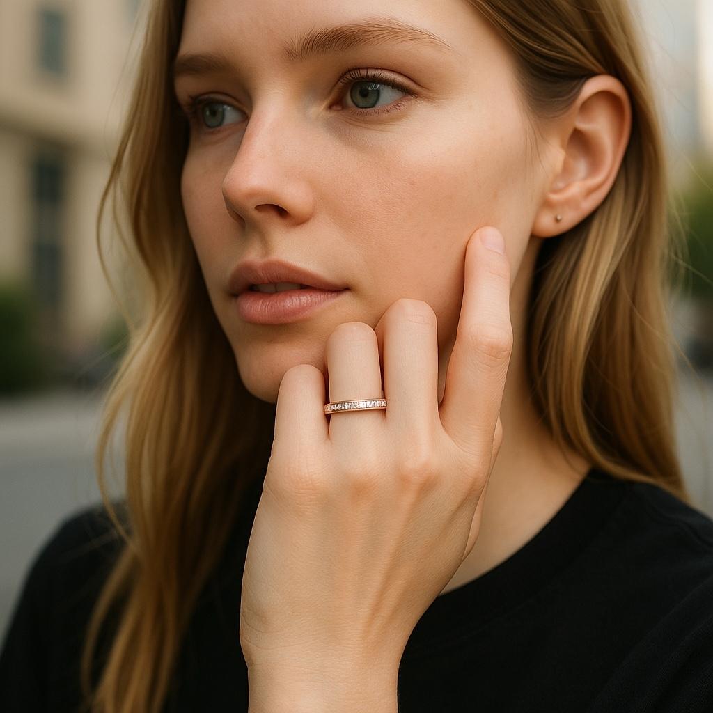Contemporary Eighteen Karat Rose Gold Carre Cut Diamond 0.80 Carat 2.5 MM Eternity Band For Sale