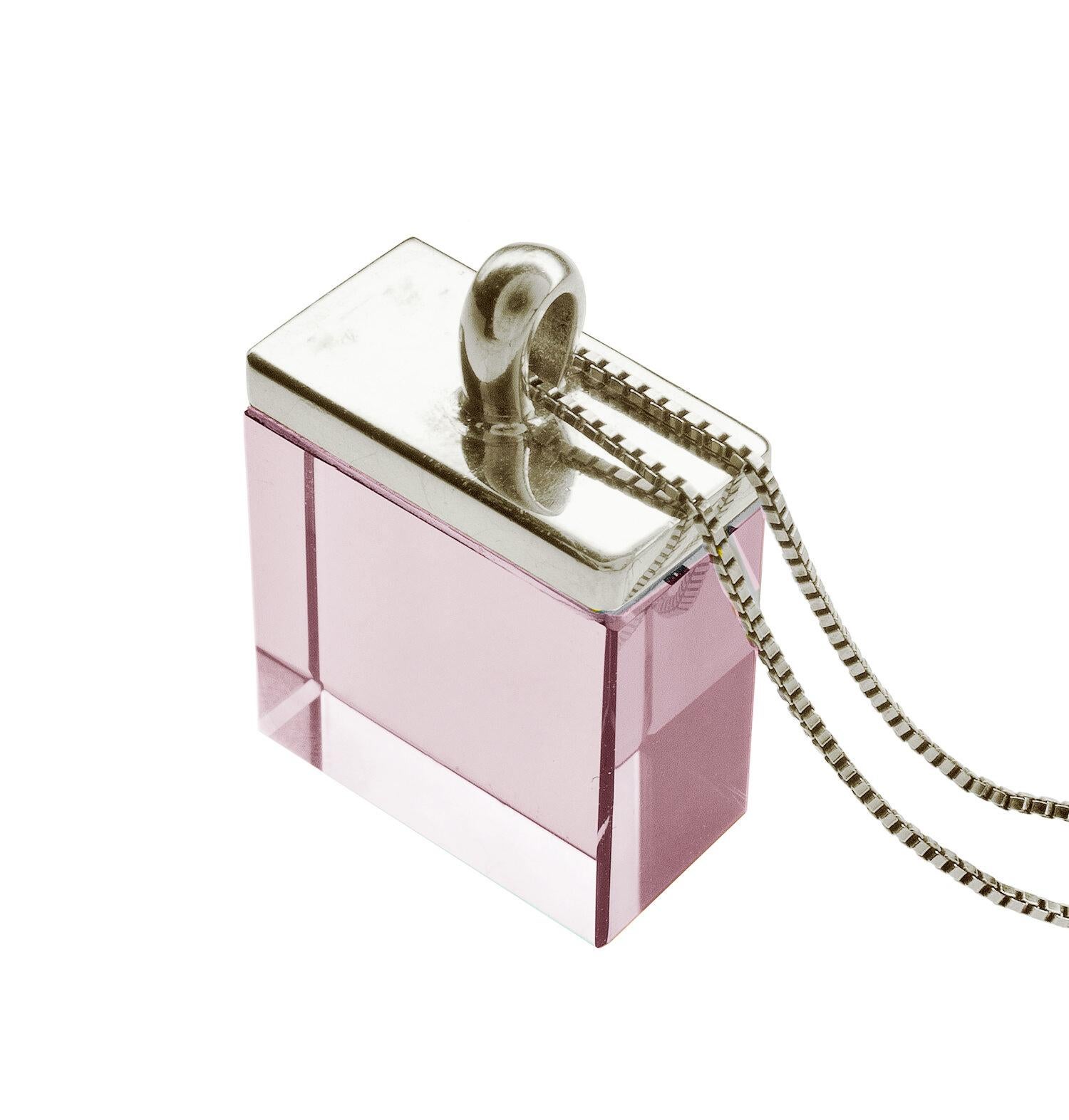 Eighteen Karat White Gold Art Deco Style Pendant Necklace with Amethyst For Sale 3