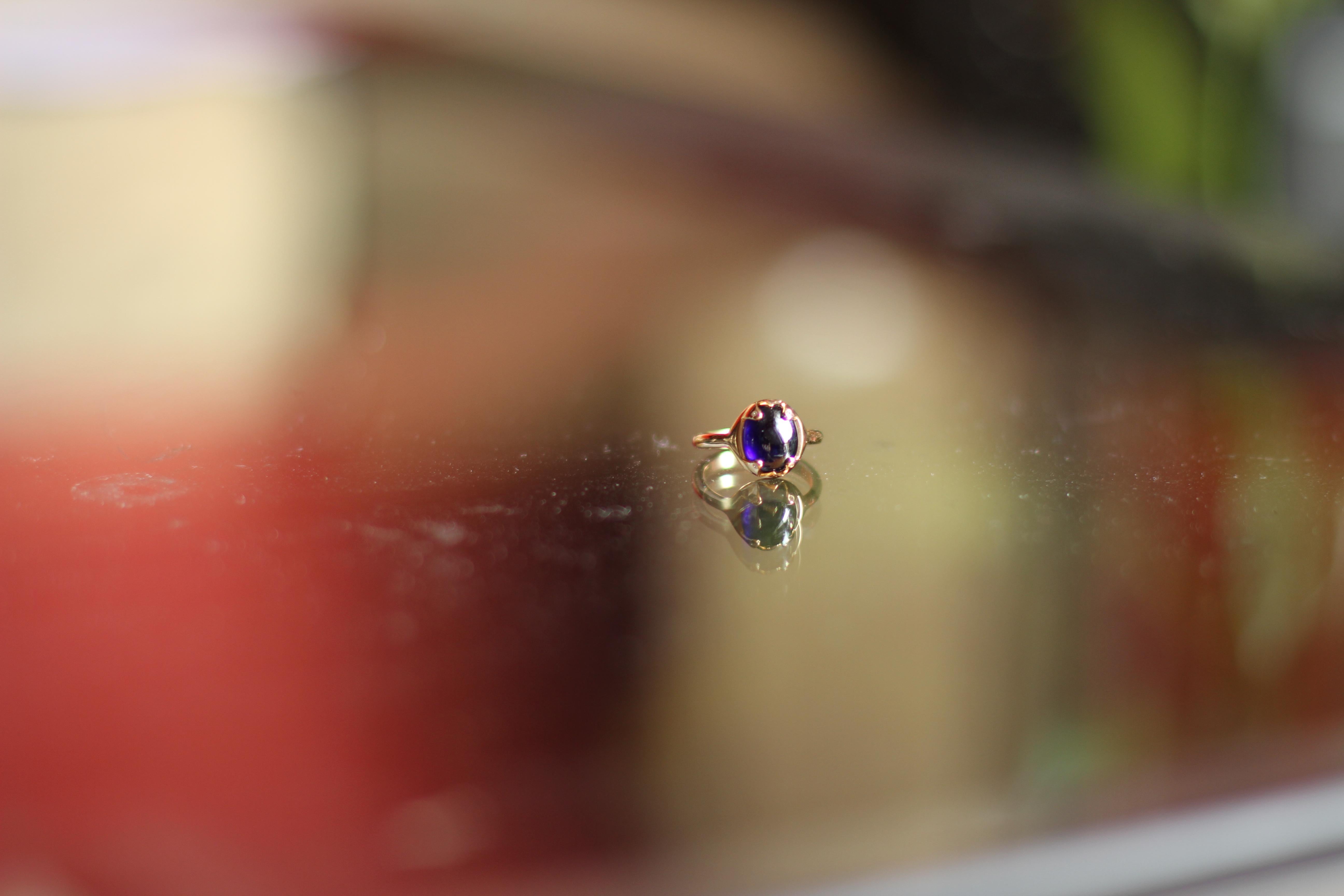 Eighteen Karat White Gold Cabochon Contemporary Ring with Amethyst and Diamonds For Sale 7