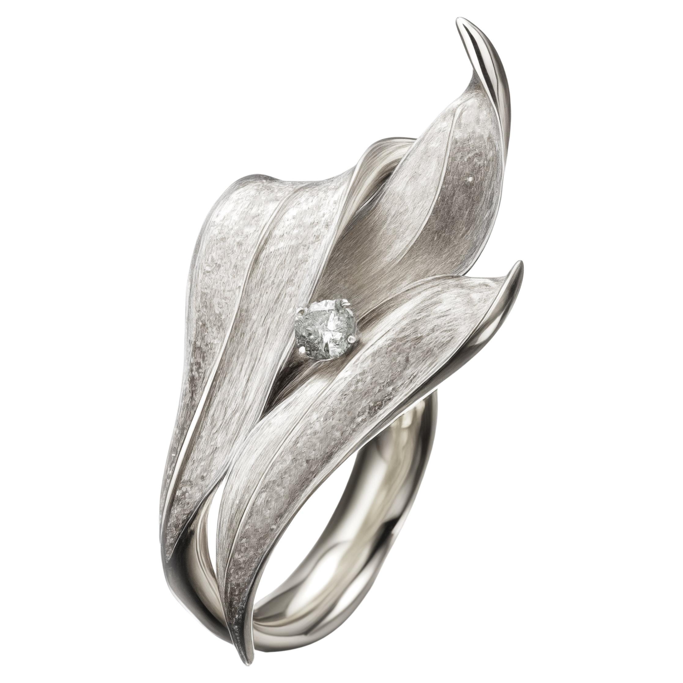 Bague muguet contemporaine en or blanc 18 carats avec diamant