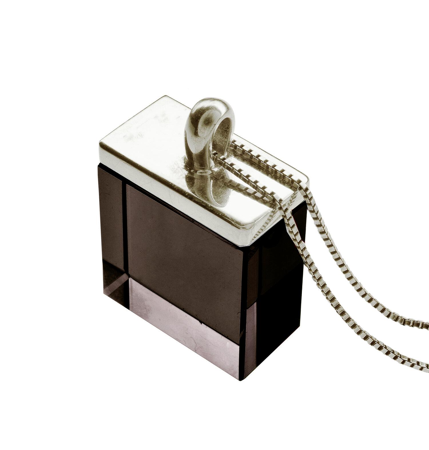 Eighteen Karat White Gold Contemporary Pendant Necklace with Smoky Quartz For Sale 12