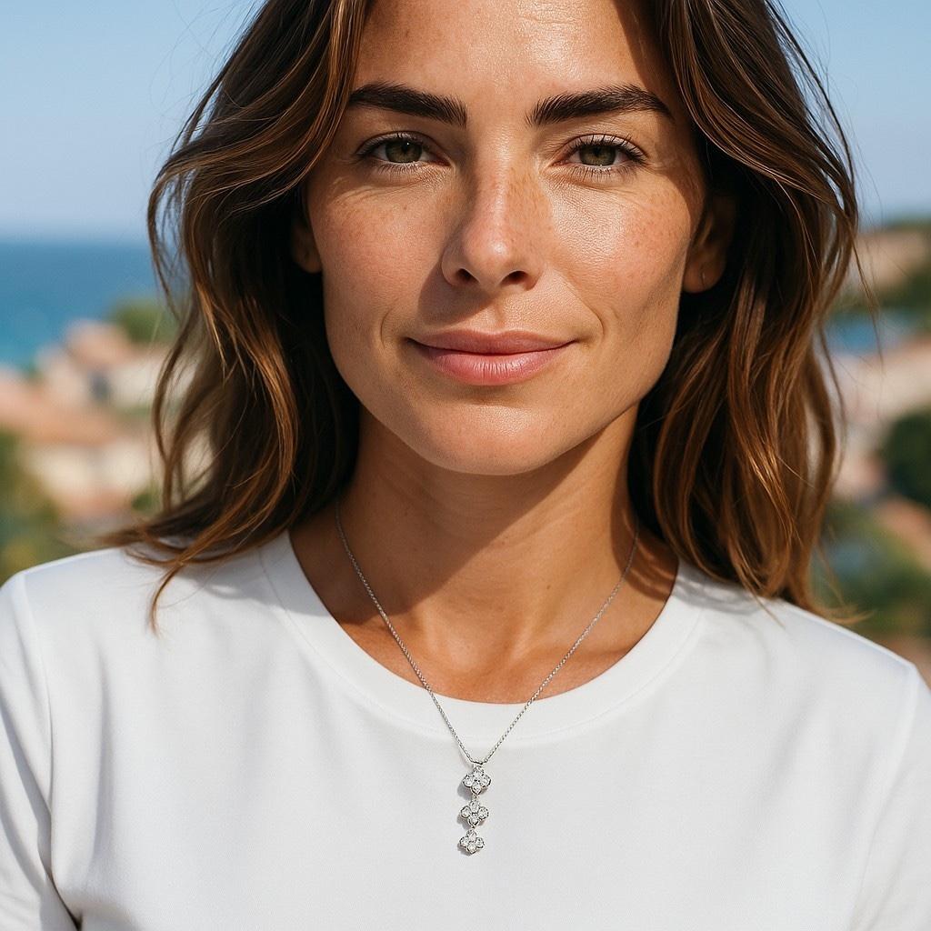 Collier en or blanc 18 carats avec pendentif en diamant linéaire de 0,30 carat de 16,63 pouces Neuf - En vente à New York, NY