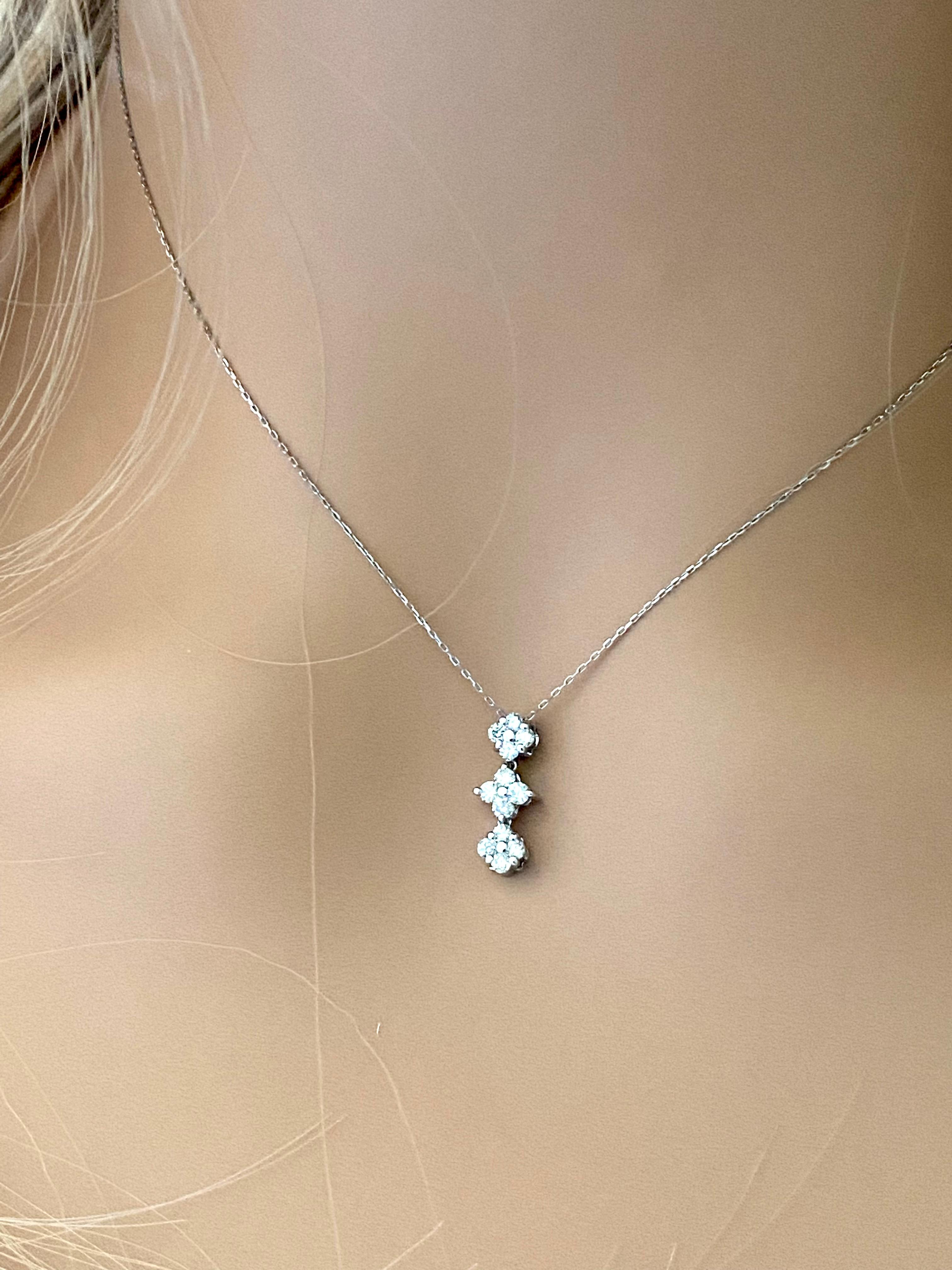 Collier en or blanc 18 carats avec pendentif en diamant linéaire de 0,30 carat de 16,63 pouces en vente 2