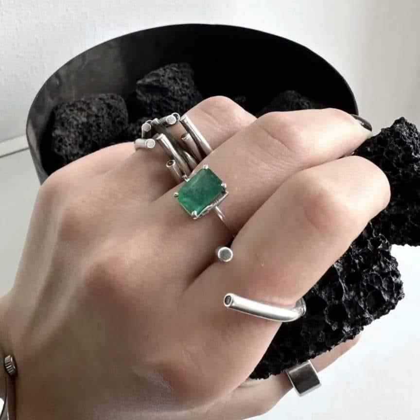 Eighteen Karat White Gold Ring with Big Blue Topaz For Sale 1