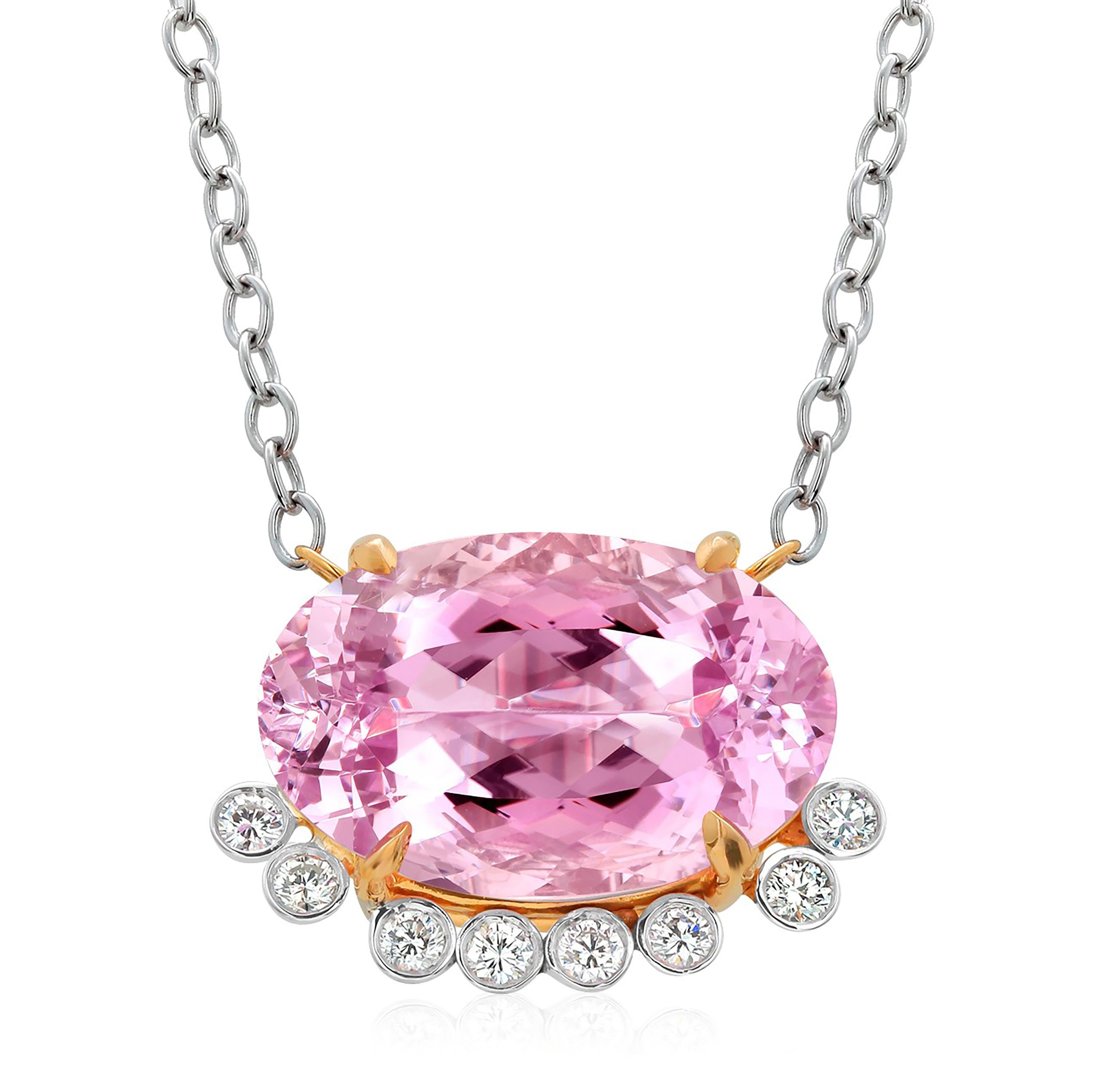 Contemporary Eighteen Karat Yellow Gold 30.85 Carat Natural Kunzite Diamond Pendant Necklace