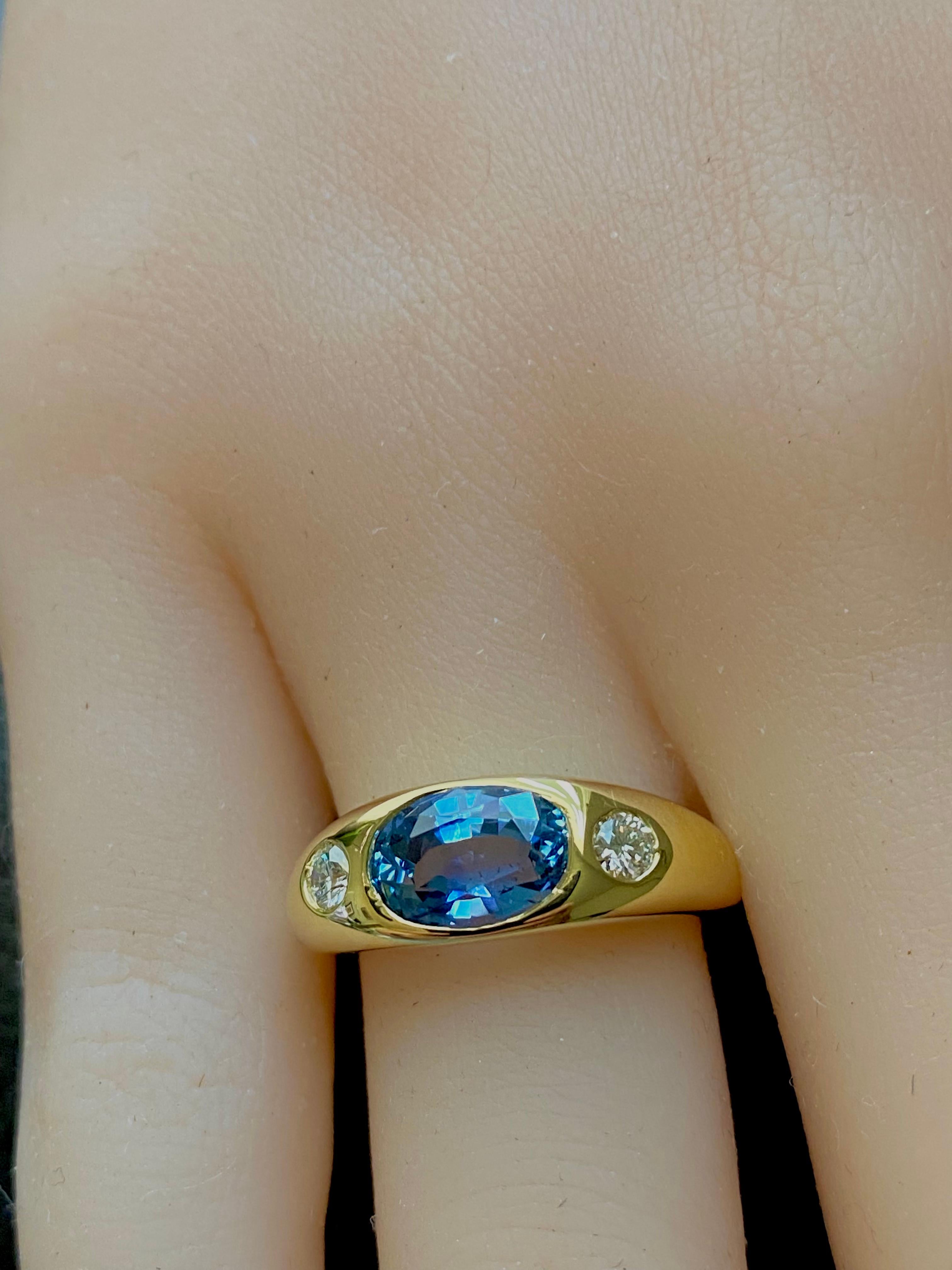 Eighteen Karat Yellow Gold Ceylon Sapphire and Diamond Gypsy Ring 5