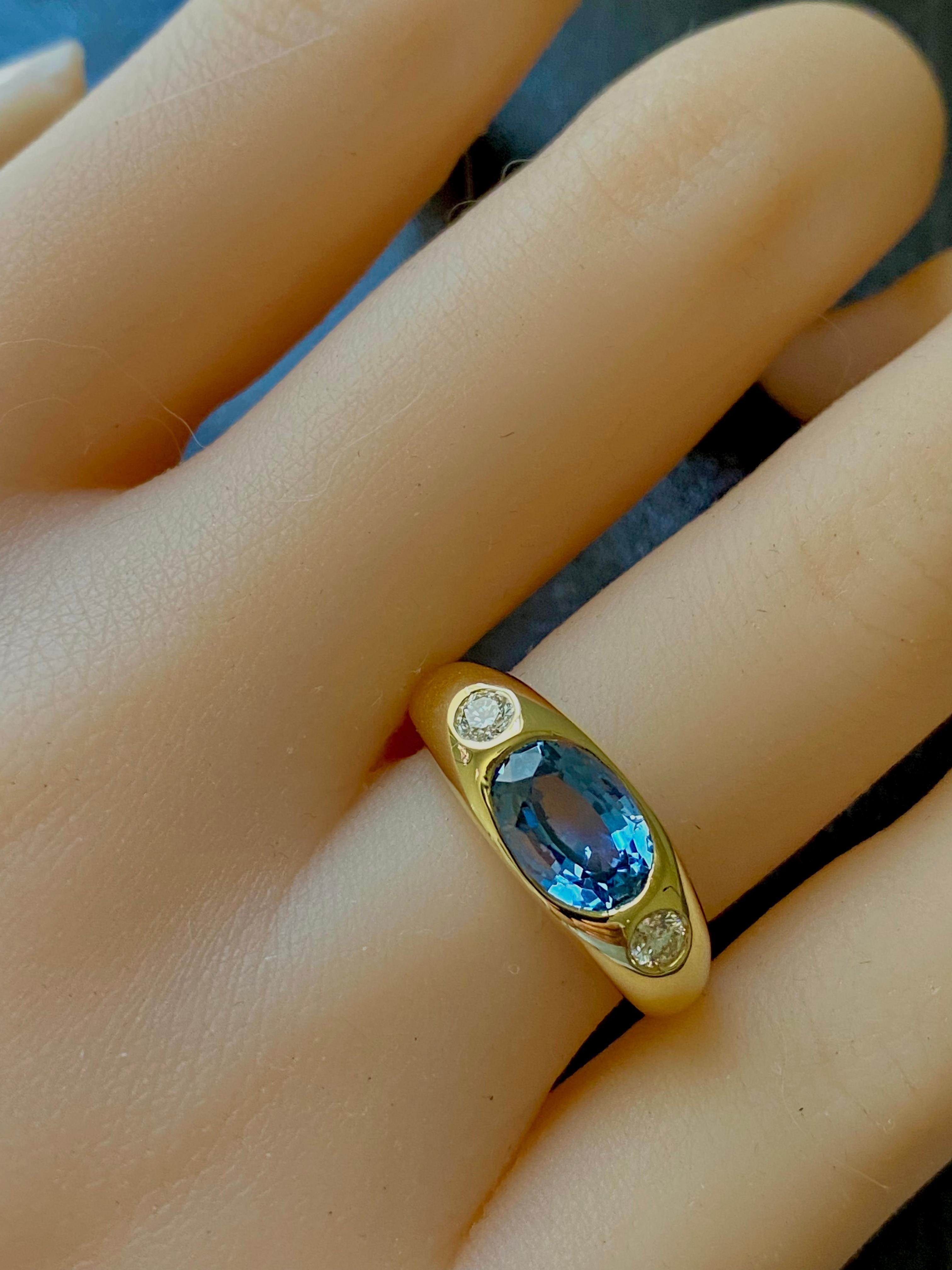Eighteen Karat Yellow Gold Ceylon Sapphire and Diamond Gypsy Ring 2