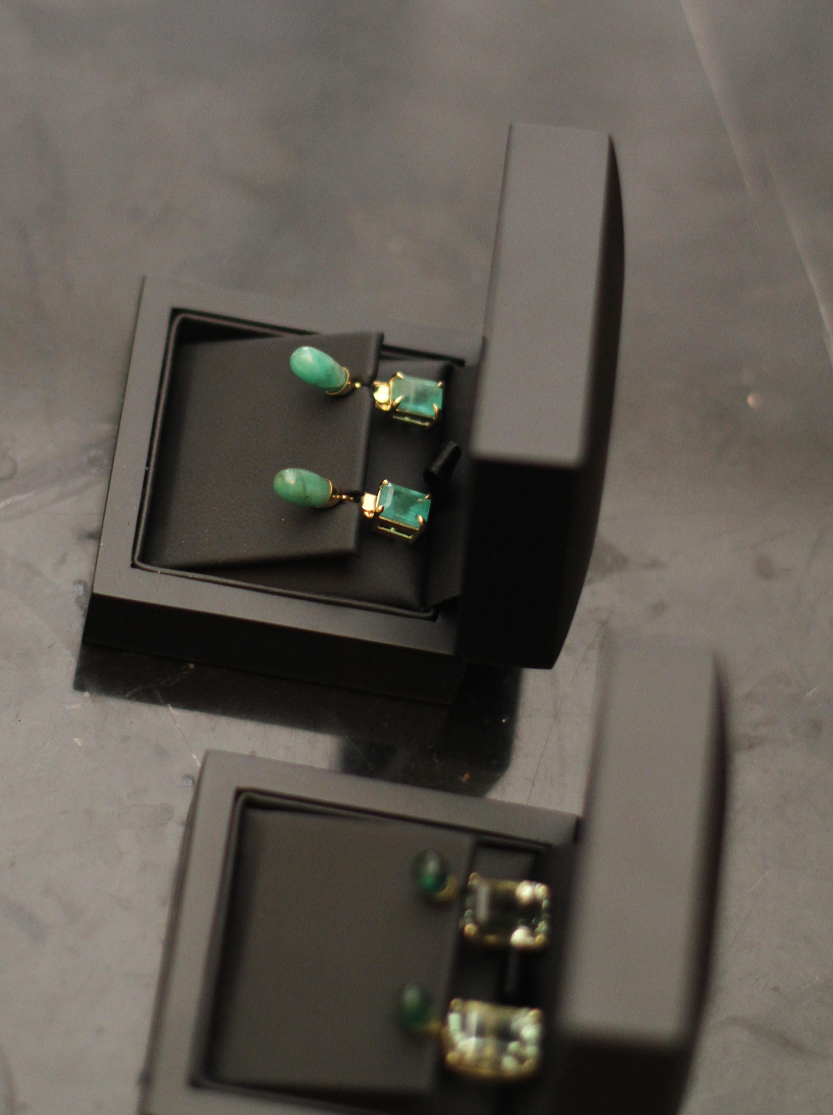 Eighteen Karat Yellow Gold Contemporary Artisan Pendant Necklace with Emeralds For Sale 1