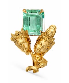 Eighteen Karat Yellow Gold Contemporary Brooch with Natural Emerald