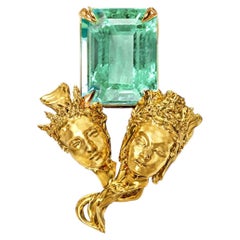 Eighteen Karat Yellow Gold Contemporary Brooch with Natural Emerald