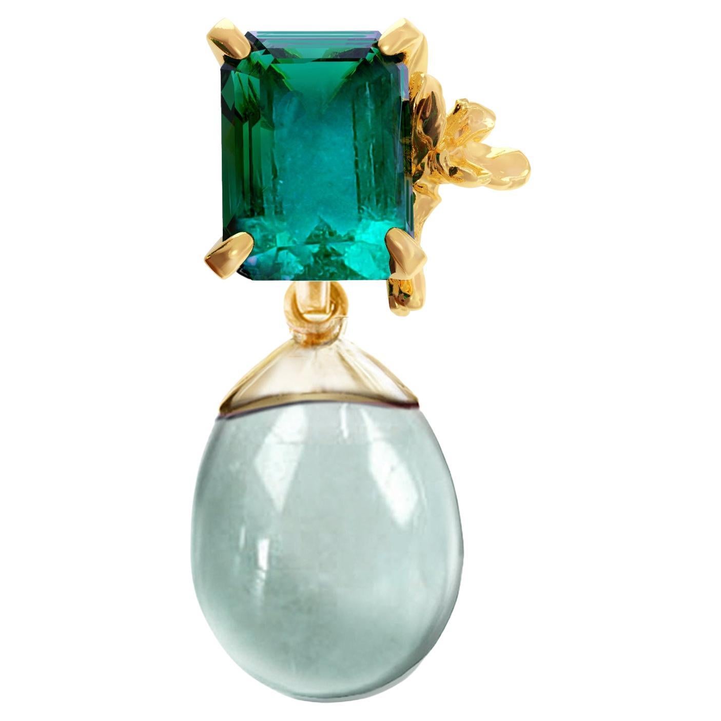 Eighteen Karat Yellow Gold Contemporary Daffodil Emerald Pendant Necklace For Sale