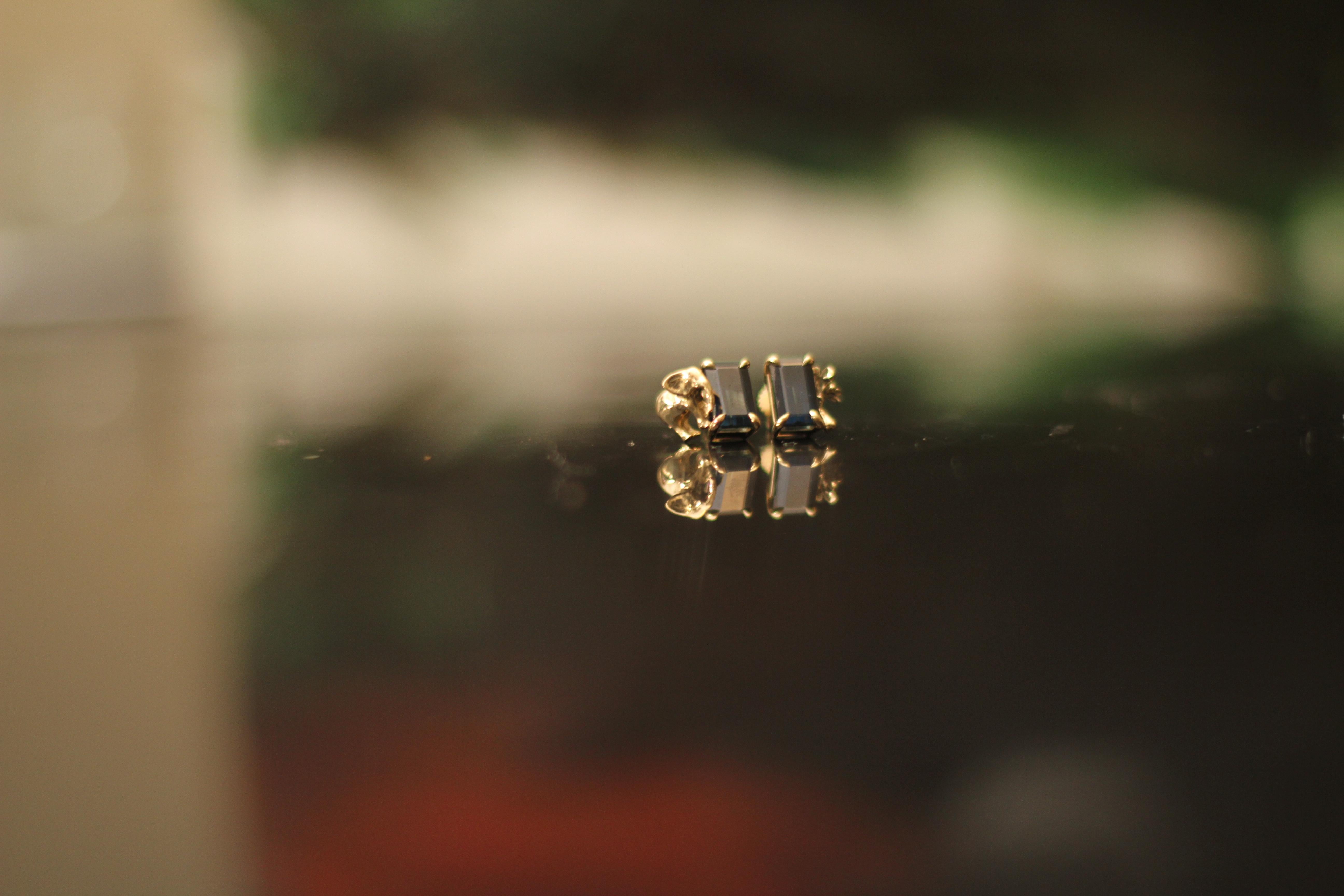 da uomo o donna Collana con ciondolo in oro giallo a diciotto carati con zaffiro Daffodil. in vendita