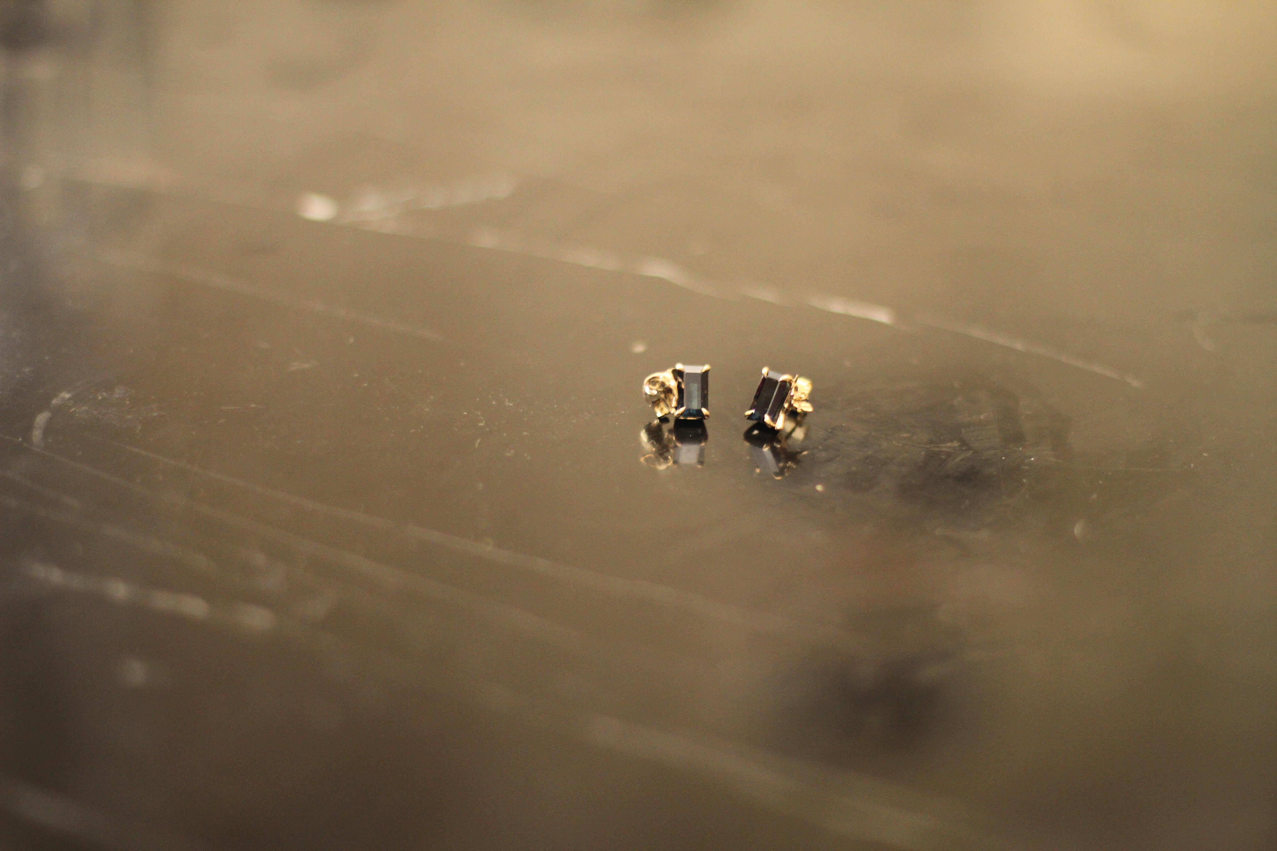 Collana con ciondolo in oro giallo a diciotto carati con zaffiro Daffodil. in vendita 1