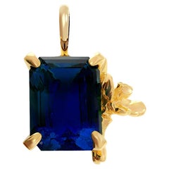 Achtzehn Karat Gelbgold Contemporary Flower Dark Sapphire Anhänger Halskette
