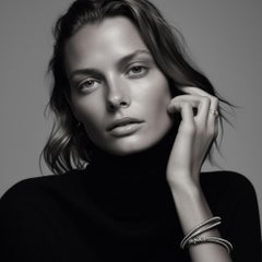 Anello mughetto contemporaneo in oro giallo diciotto carati con diamante