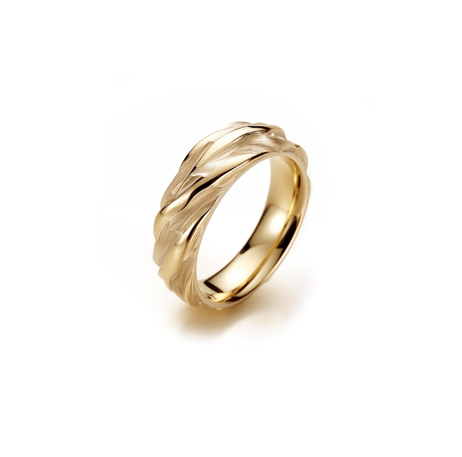 Eighteen Karat Yellow Gold Contemporary Sculptural Wedding Ring by the Artist In New Condition For Sale In Berlin, DE