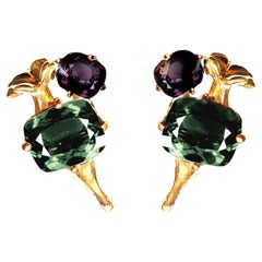 Boucles d'oreilles contemporaines en or jaune 18 carats avec saphirs