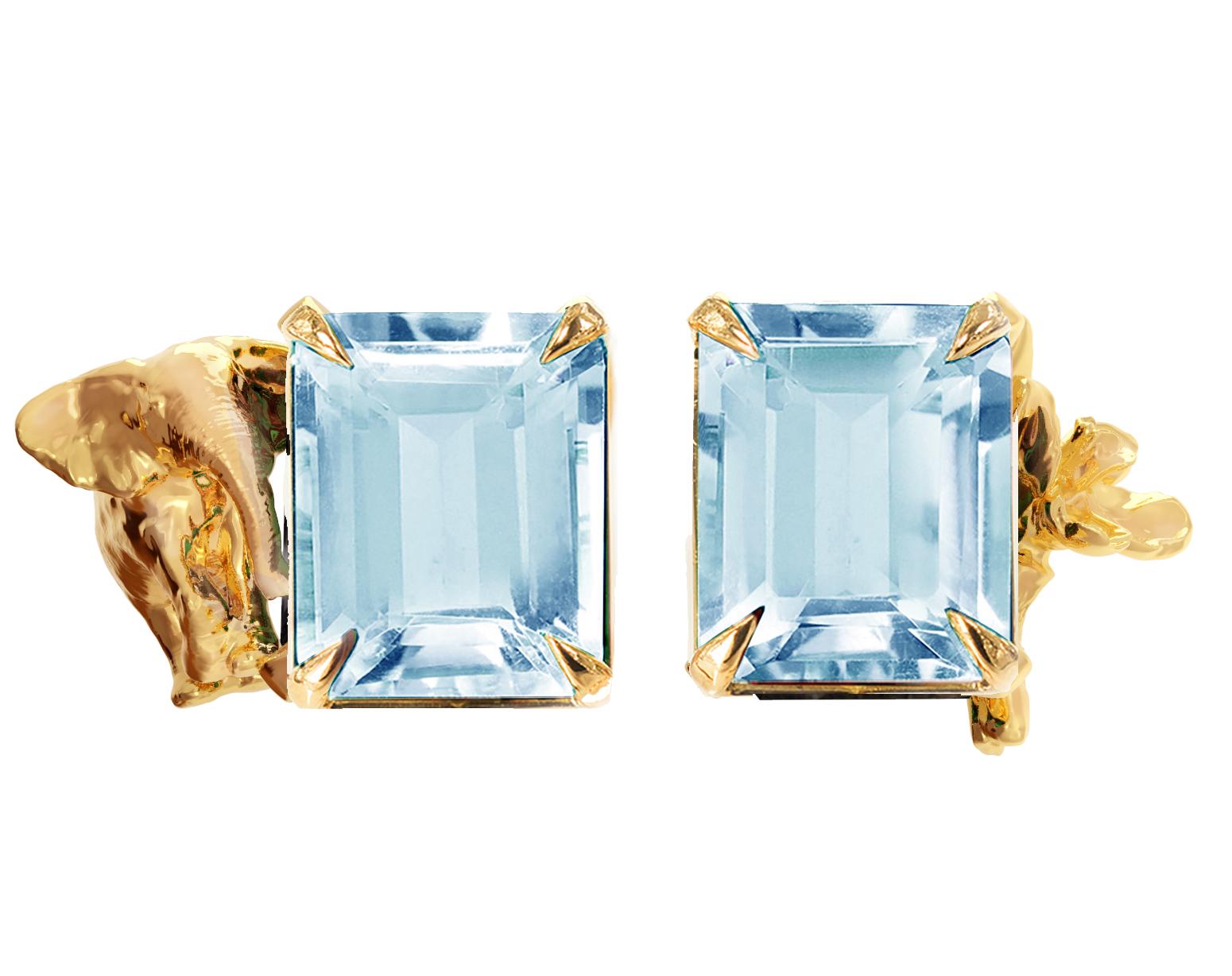 Women's or Men's Eighteen Karat Yellow Gold Contemporary Stud Earrings with Sky Blue Topaz For Sale