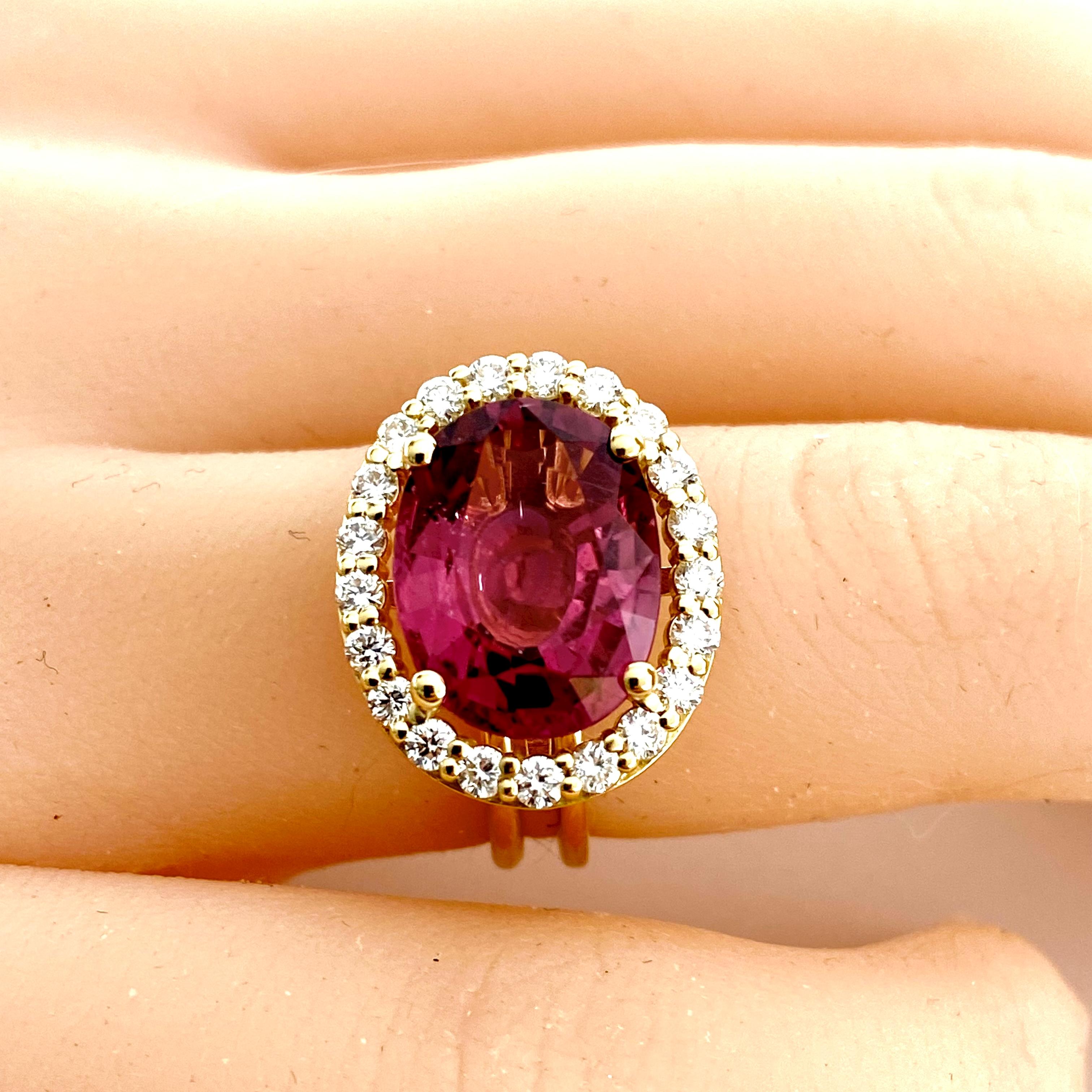 Contemporary Eighteen Karat Yellow Gold Diamond Rubellite Tourmaline Split Shank Cluster Ring