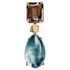 Broche de gota de oro amarillo de dieciocho quilates con cuarzo ahumado y berilo