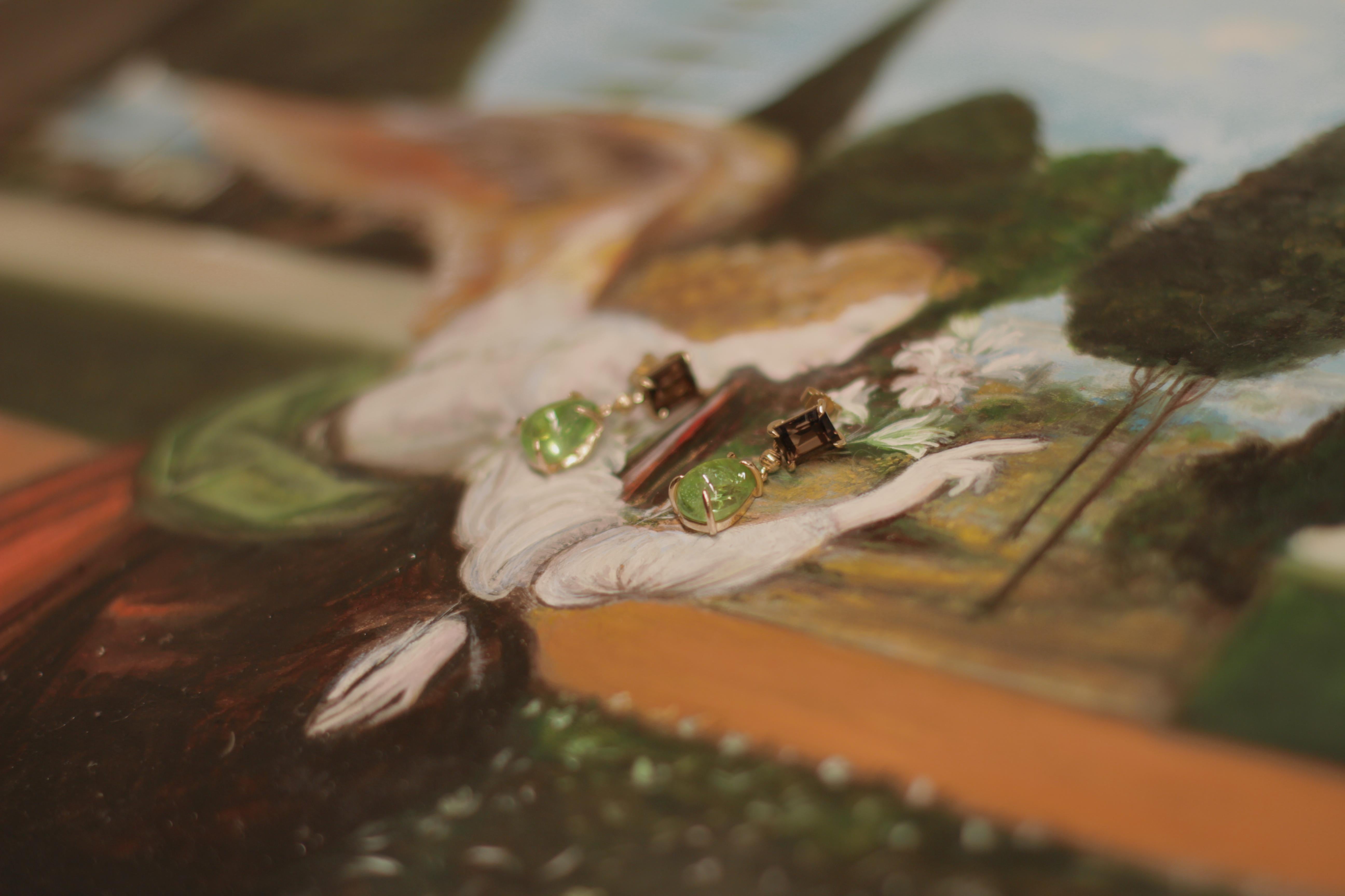 Eighteen Karat Yellow Gold Drop Contemporary Brooch with Beryl and Sapphire For Sale 8