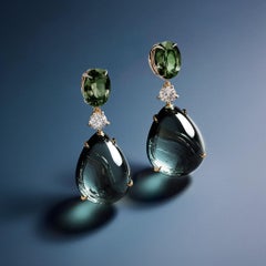 Eighteen Karat Yellow Gold Drop Pendant Necklace with Beryl and Sapphire