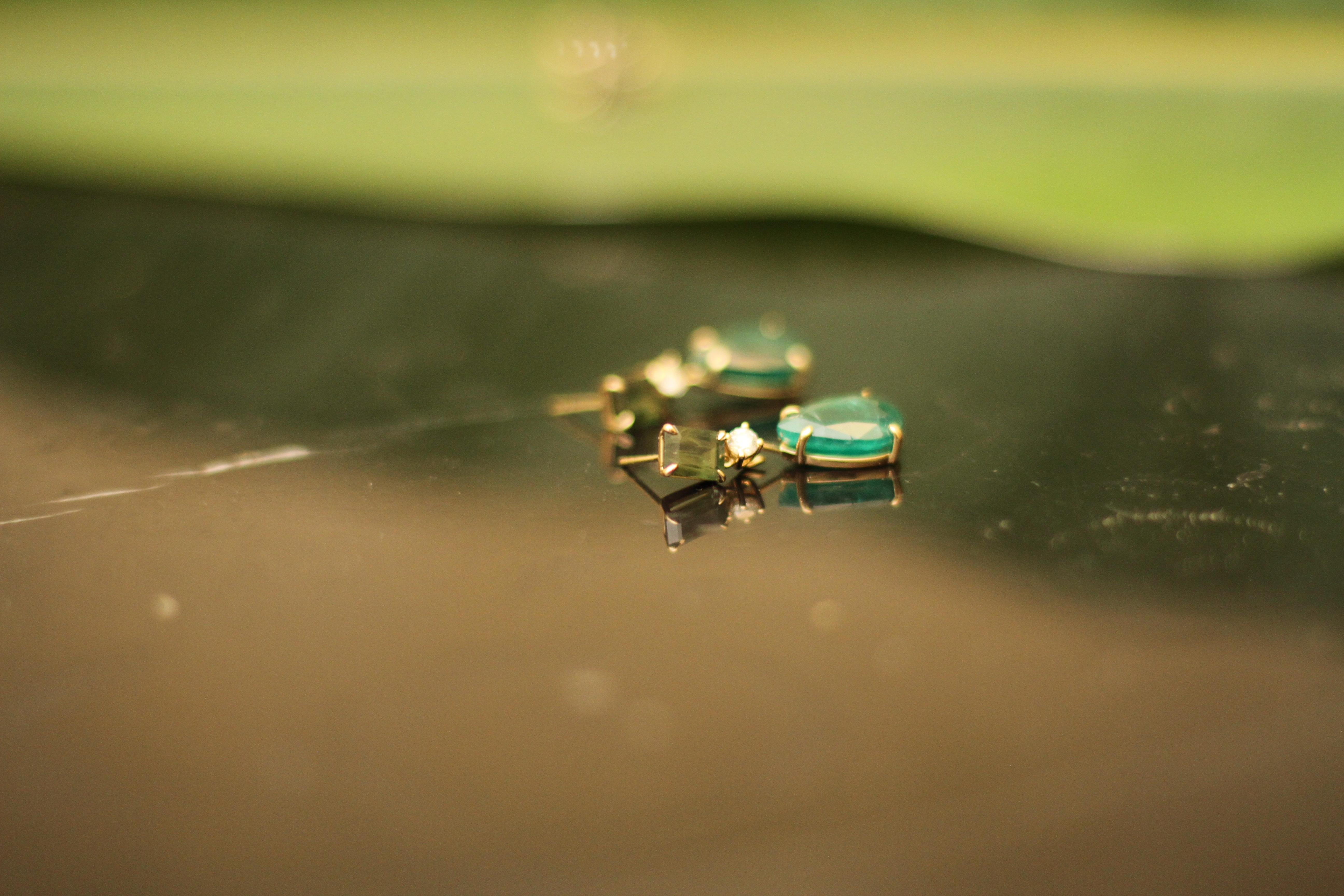 Collier à pendentifs en or jaune 18 carats avec saphir vert et diamant en vente 6