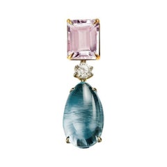 Collar Colgante Gota de Oro Amarillo de Dieciocho Kilates con Cuarzo Rosa y Zafiro