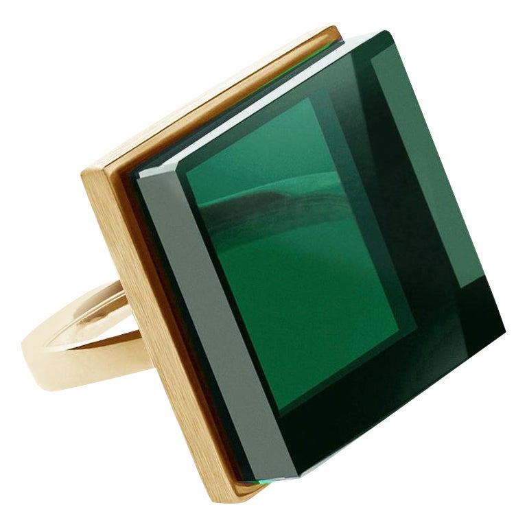 Anello moda in oro giallo a diciotto carati con quarzo verde