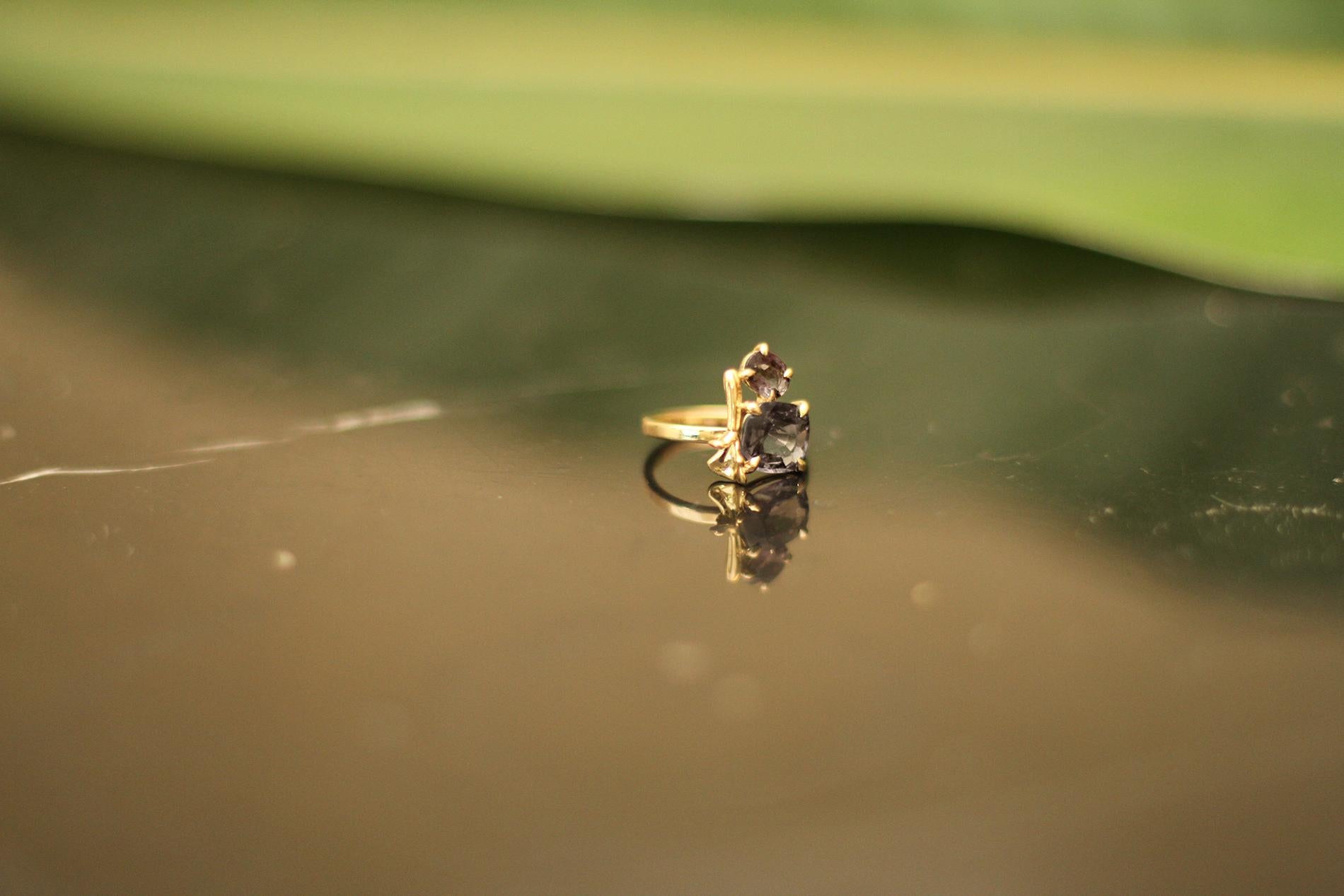 Eighteen Karat Yellow Gold Lavender Contemporary Ring with Smoky Quartzes For Sale 6