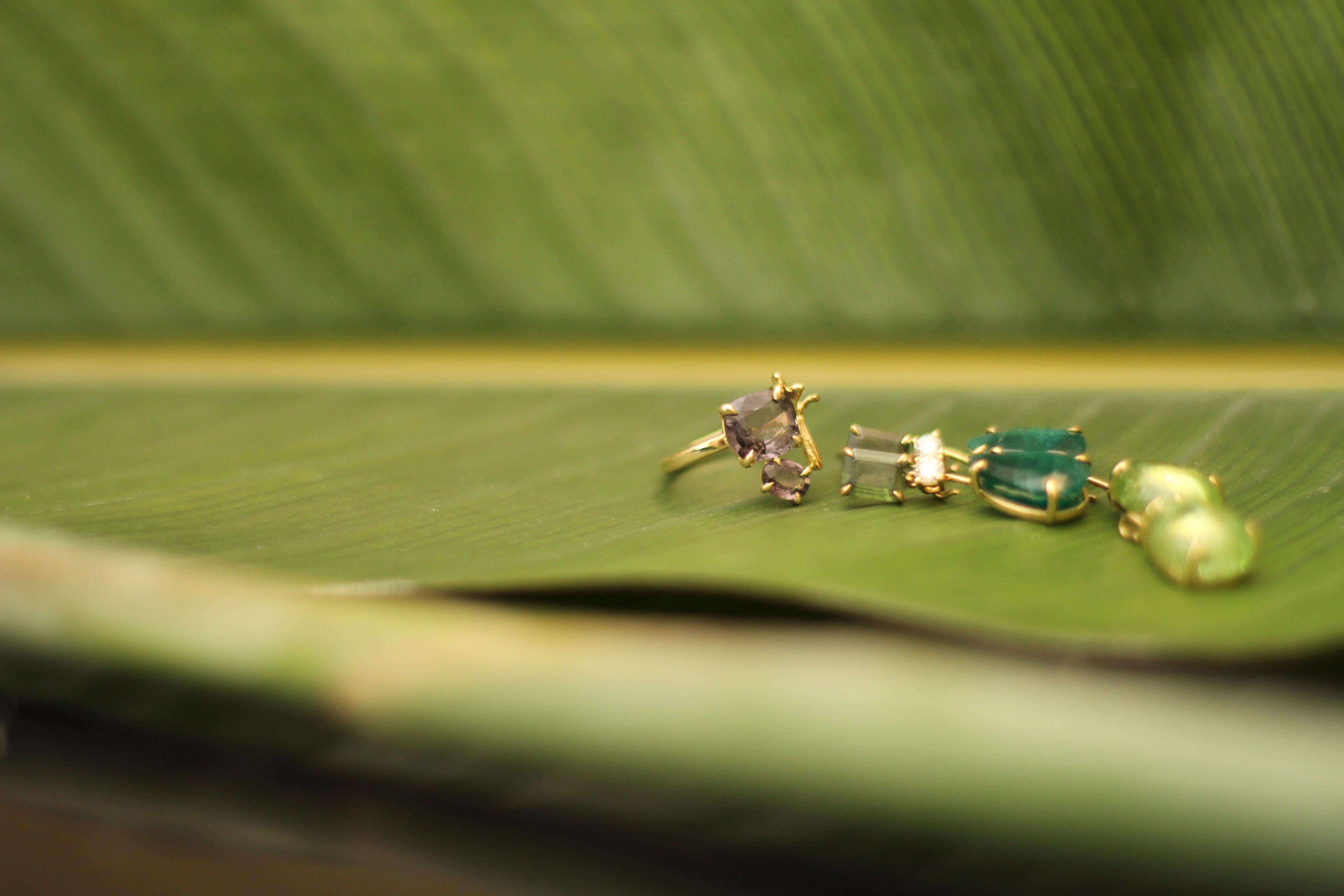 Eighteen Karat Yellow Gold Lavender Contemporary Ring with Tourmalines For Sale 5