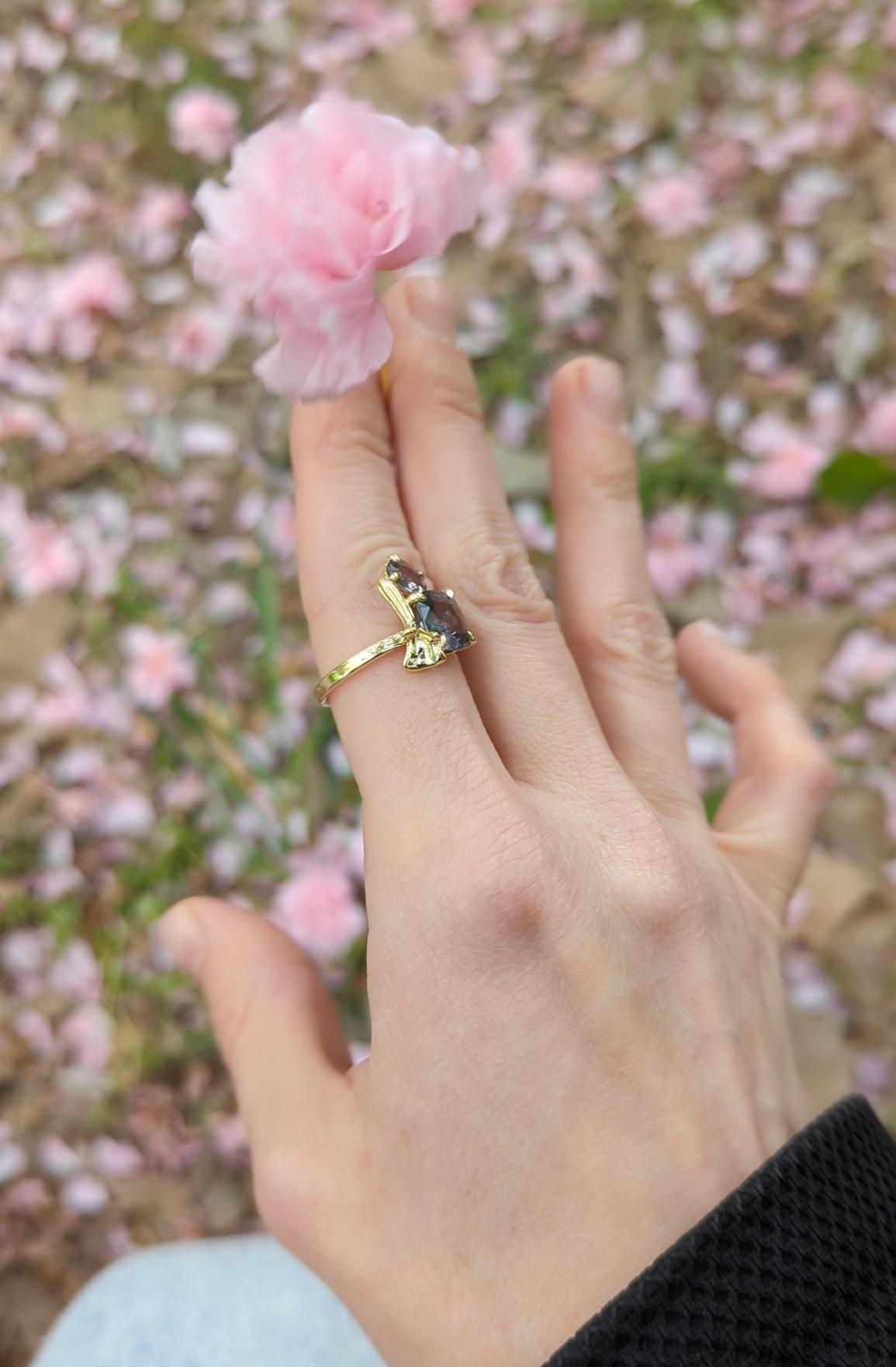 Eighteen Karat Yellow Gold Lavender Contemporary Ring with Tourmalines For Sale 2