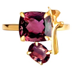 Eighteen Karat Yellow Gold Lavender Contemporary Ring with Tourmalines