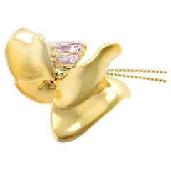 Eighteen Karat Yellow Gold Magnolia Pendant Necklace with Light Pink Spinel