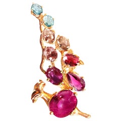 Eighteen Karat Yellow Gold Pink Rubies Rubellite Malaya Garnet Pendant Necklace