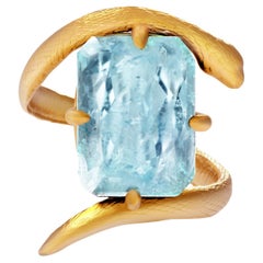 Eighteen Karat Yellow Gold Snake Brooch with Blue Topaz