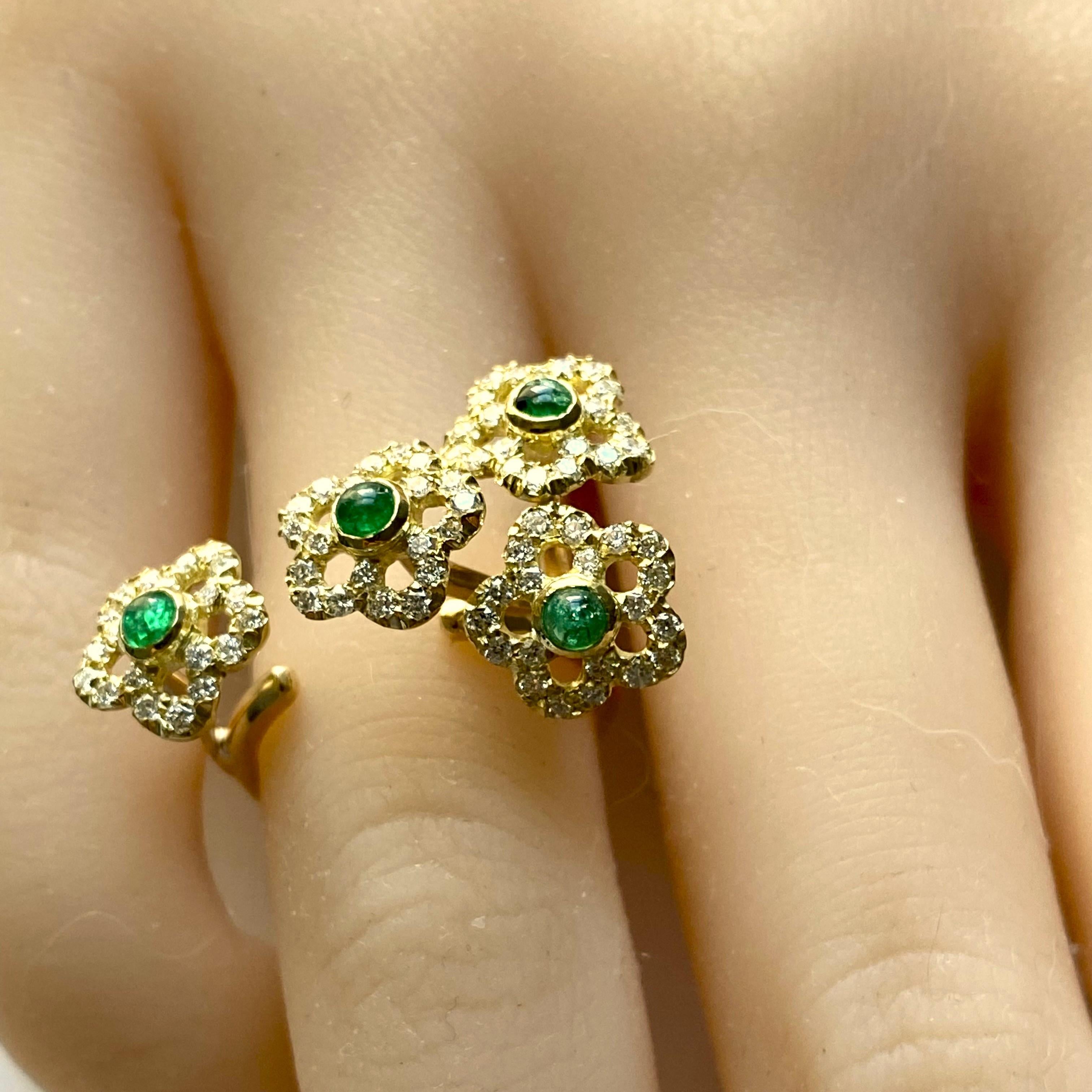 Eighteen Karat Yellow Gold Split Shank Cabochon Emerald and Diamond Cluster Ring 3