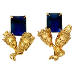 Boucles d'oreilles contemporaines en or jaune 18 carats avec saphirs