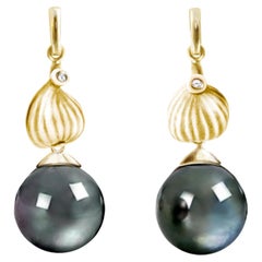 Eighteen Karat Yellow Gold Tahitian Black Pearls Drop Earrings with Diamonds