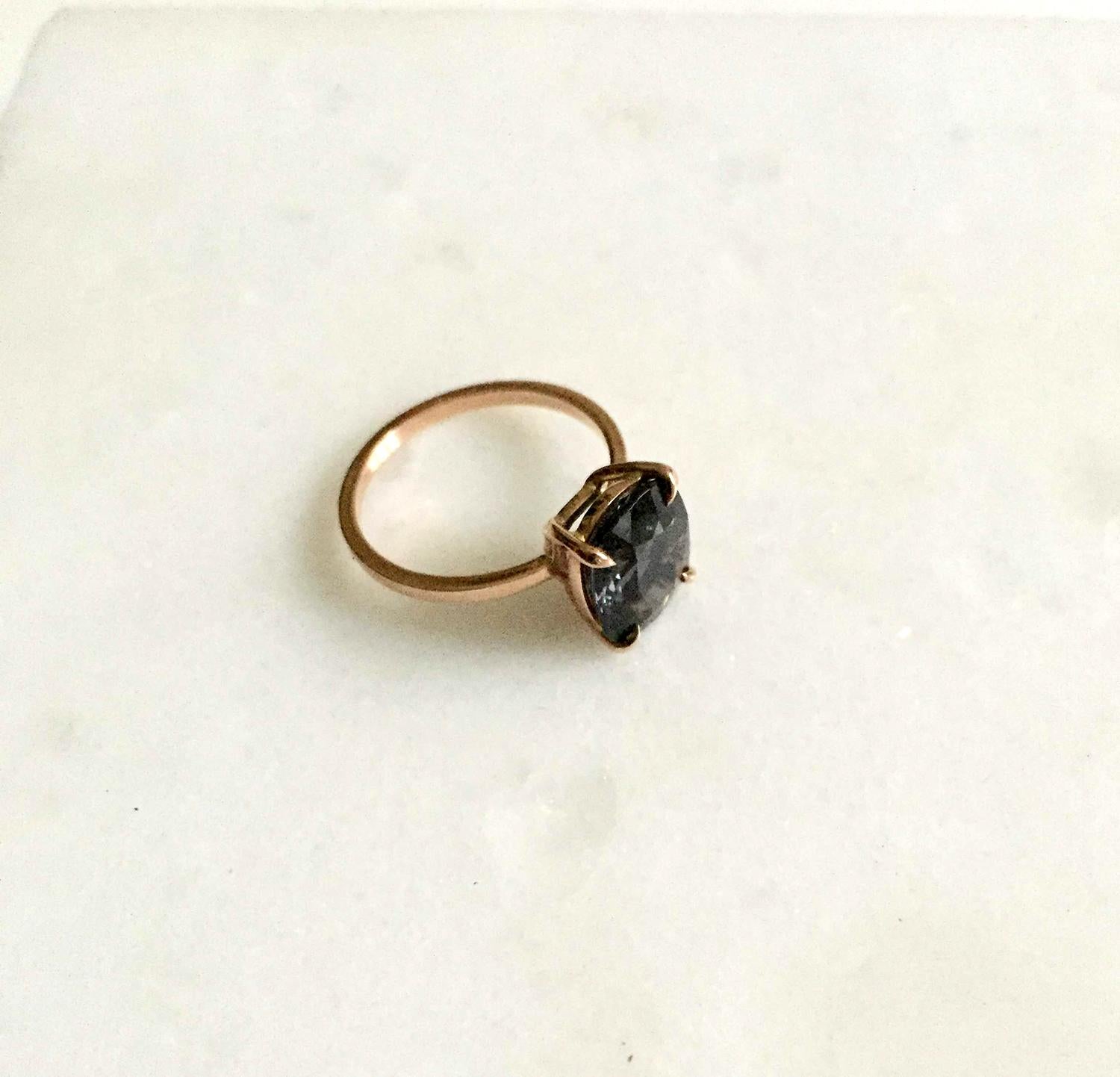 Cushion Cut 18 Karat Yellow Gold Tea Ring with Purple Spinel For Sale