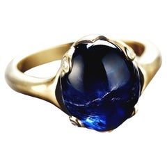 Achtzehn Karat Gelbgold Drei Karat Saphir Contemporary Ring mit Diamanten