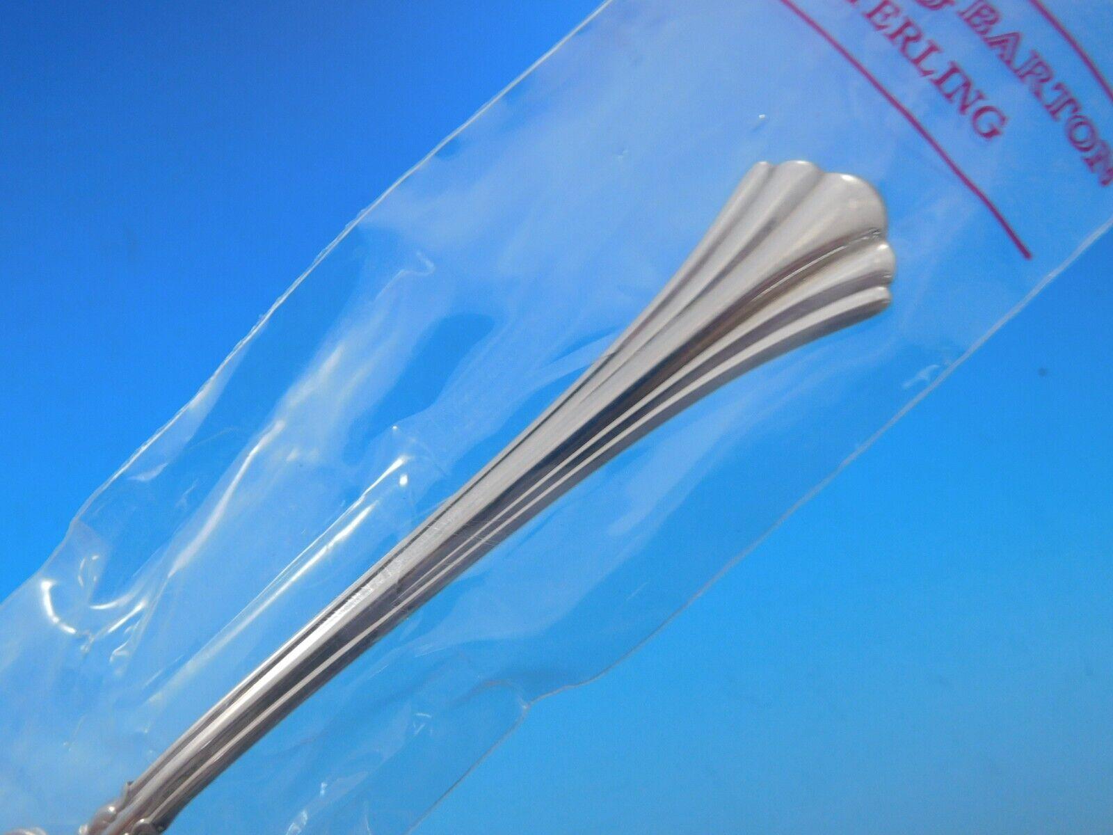 XVIIIe siècle par Reed & Barton Set de couverts en argent Sterling 67 pcs Nouveau Excellent état - En vente à Big Bend, WI