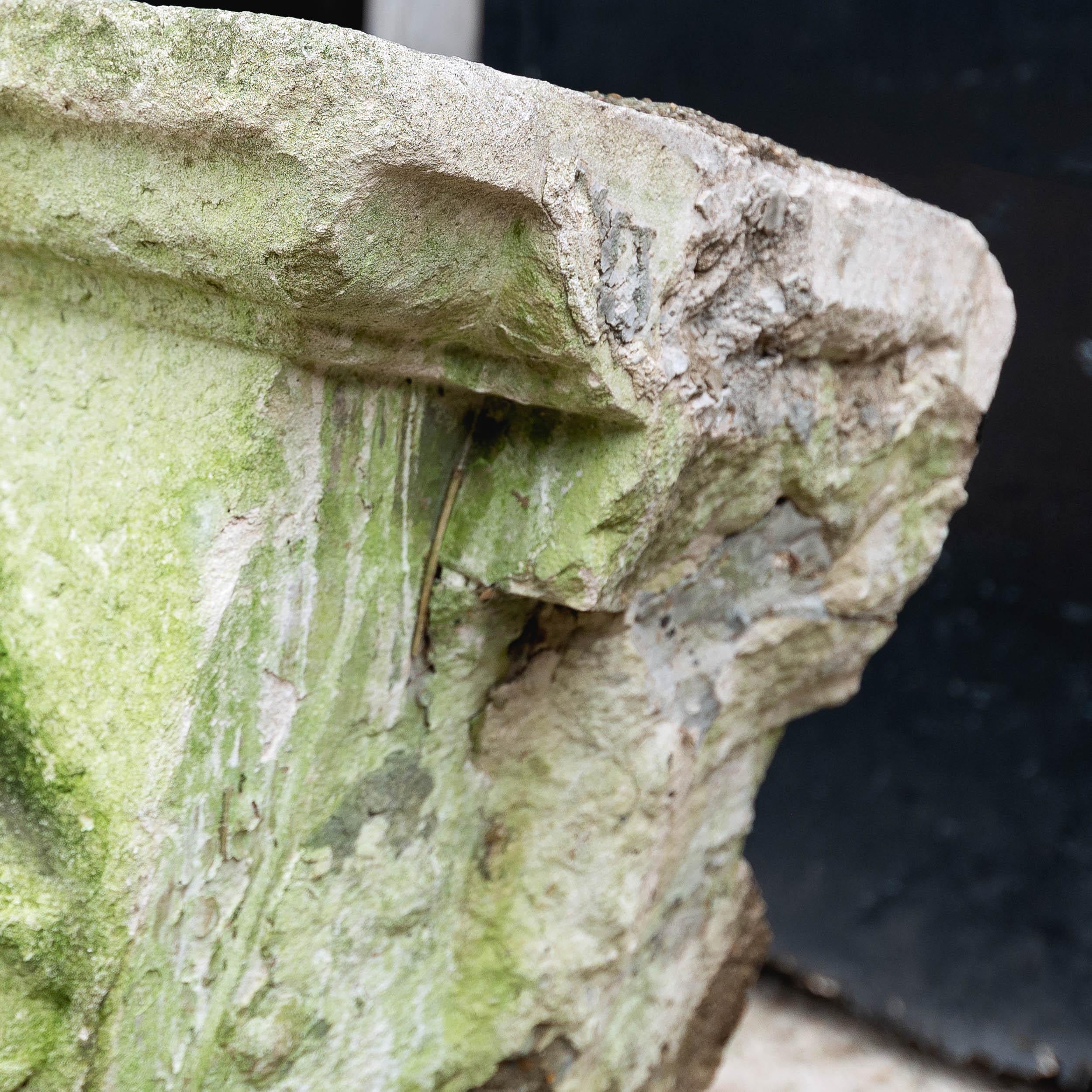 Eighteenth Century Carved Portland Stone Keystone In Fair Condition For Sale In London, GB