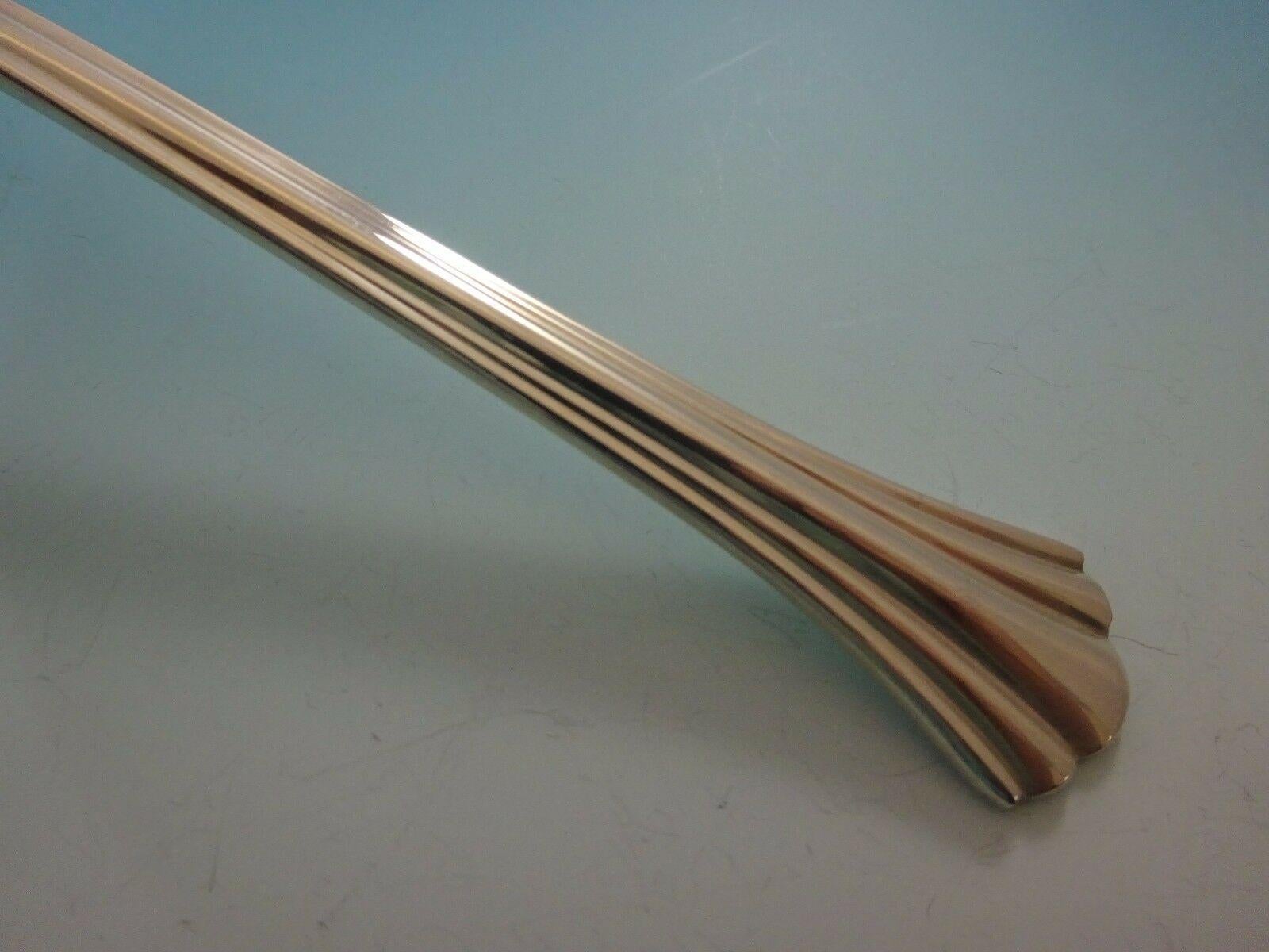 Grand service de couverts en argent sterling du 18e siècle de Reed and Barton - 68 pièces. Cet ensemble comprend :

12 couteaux, 9