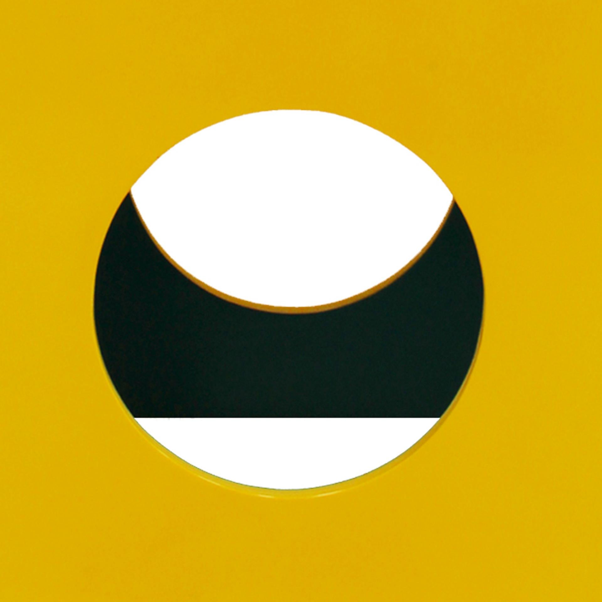 Pareja de Sillas Italianas de Madera Lacadas en Amarillo en venta 2