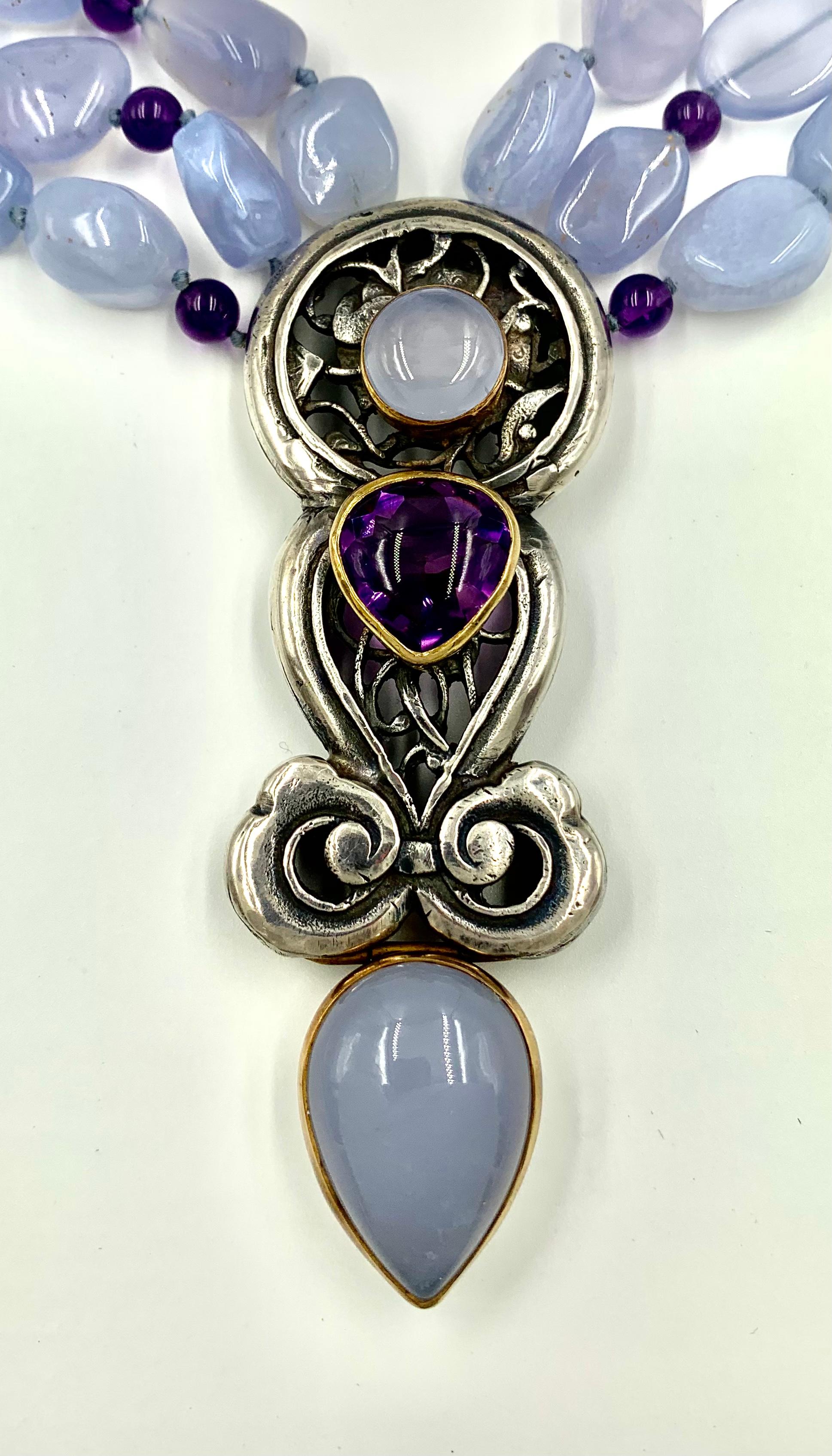 Eileen Coyne Blue Calcedony Cabochon Amethyst 22K Gold, Sterling Silver Necklace For Sale 1