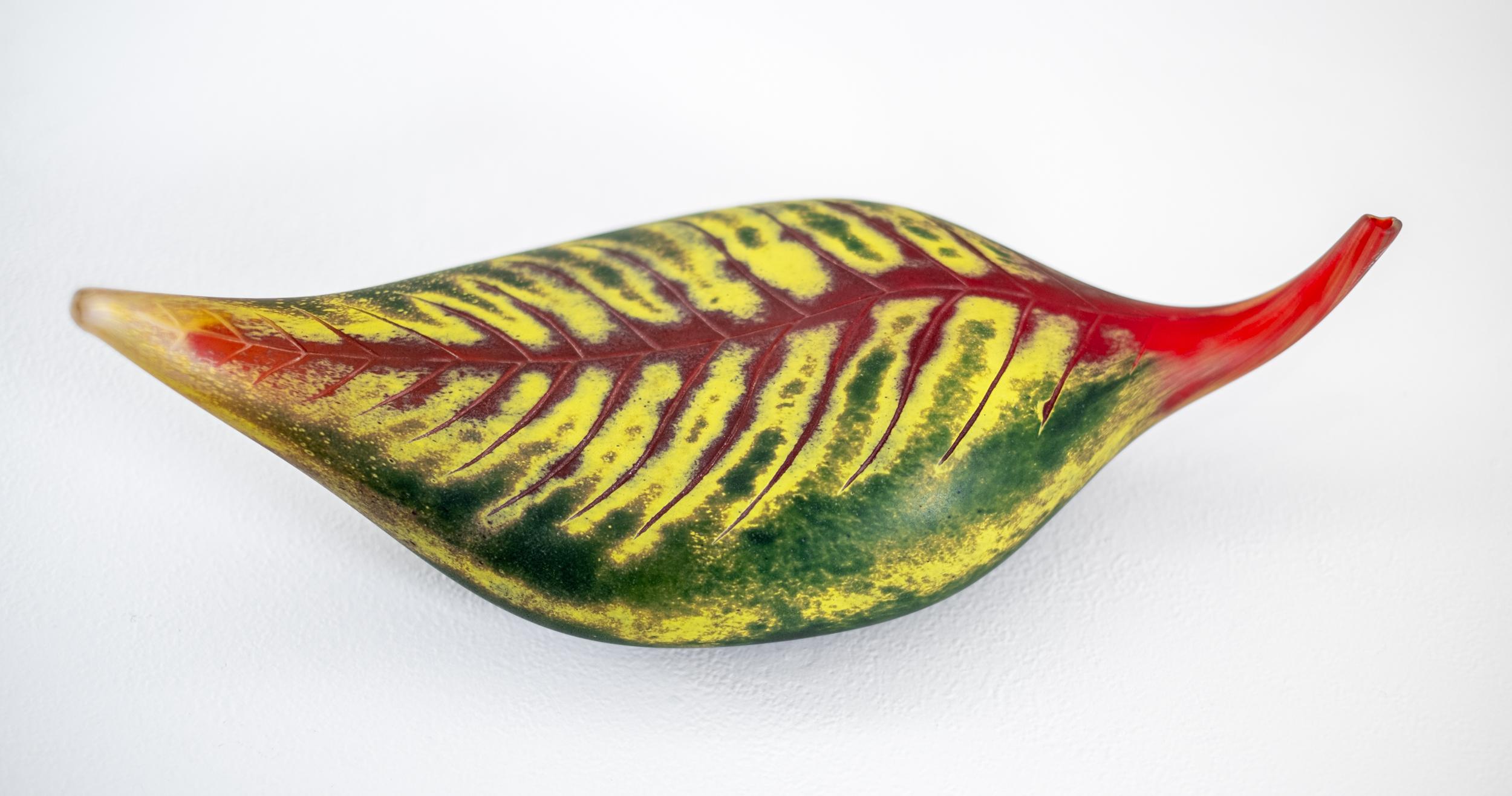 Fallen Leaf Green - contemporary, still-life, leaf, blown glass, sculpture For Sale 4